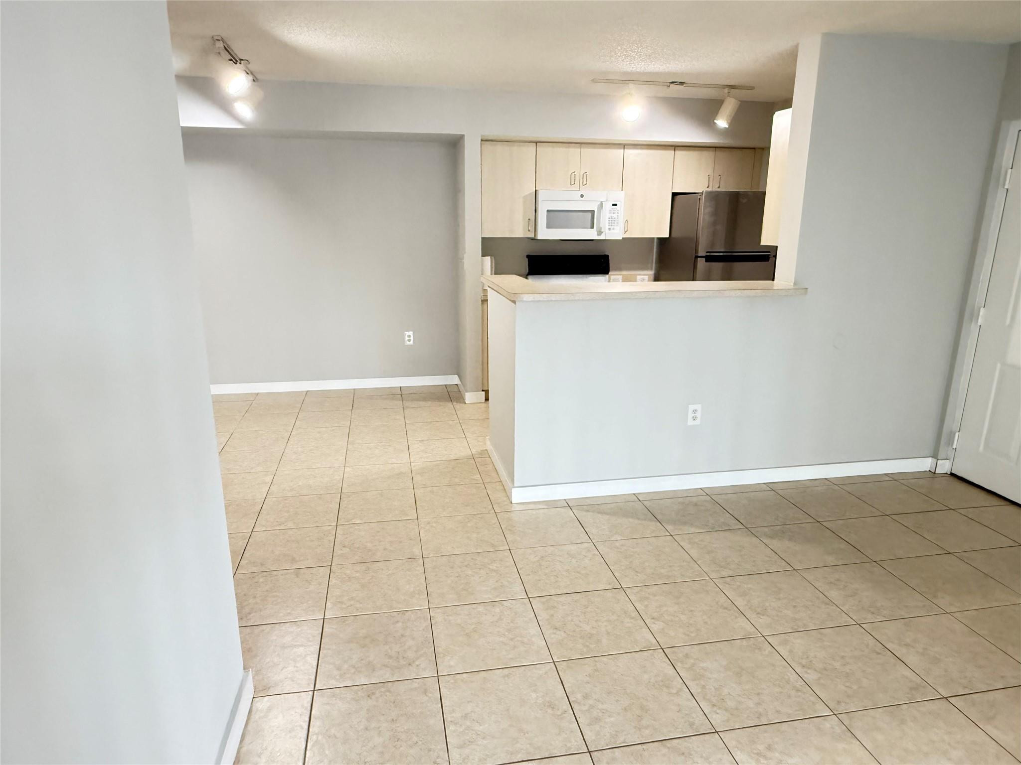 11165 Sw 6th Street 204 Property Photo 5