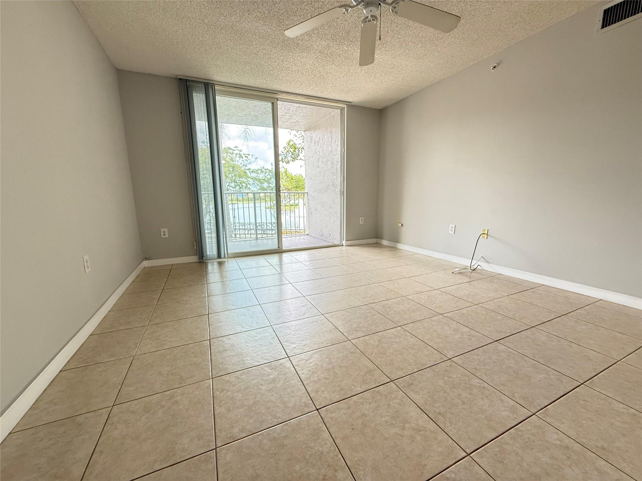 11165 Sw 6th Street 204 Property Photo 7