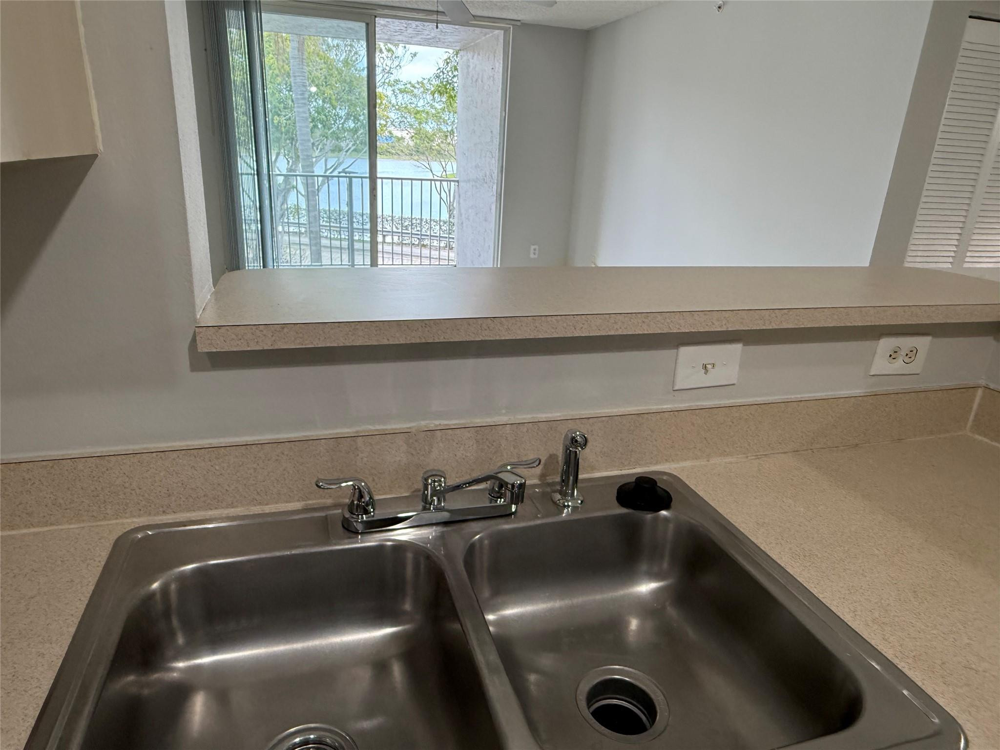 11165 Sw 6th Street 204 Property Photo 21
