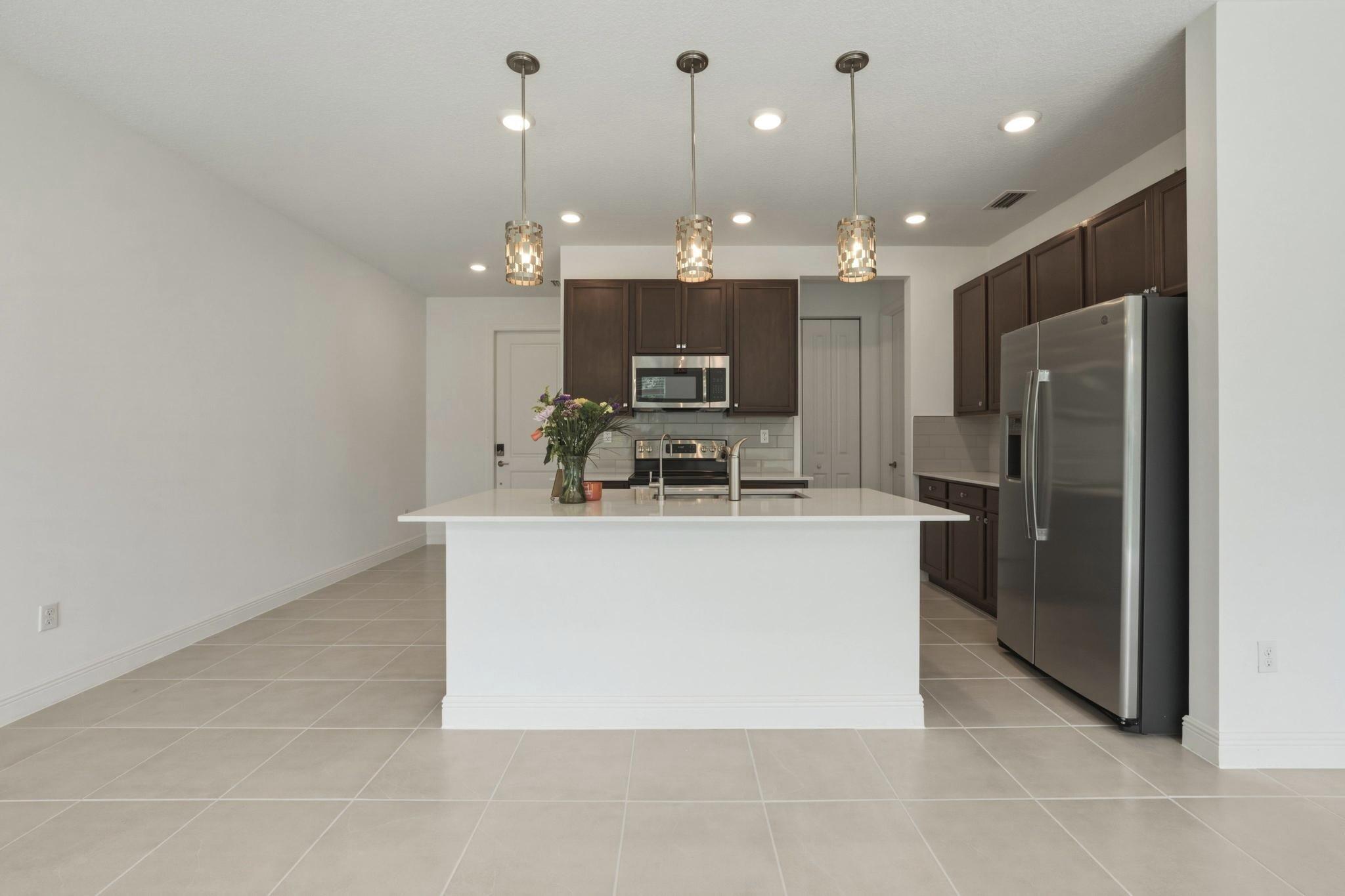4364 Veleiros Avenue Property Photo 12