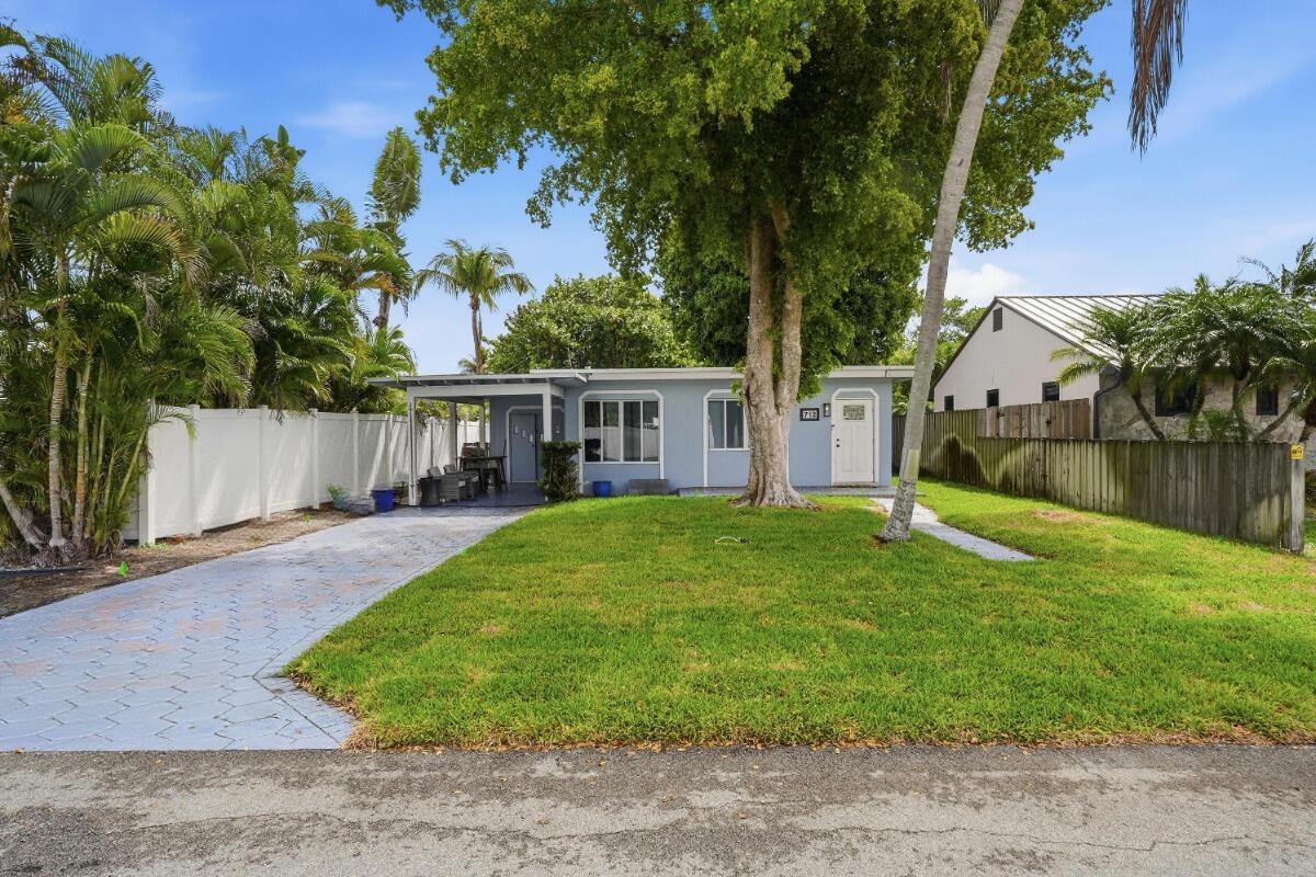 712 NE 10th Avenue