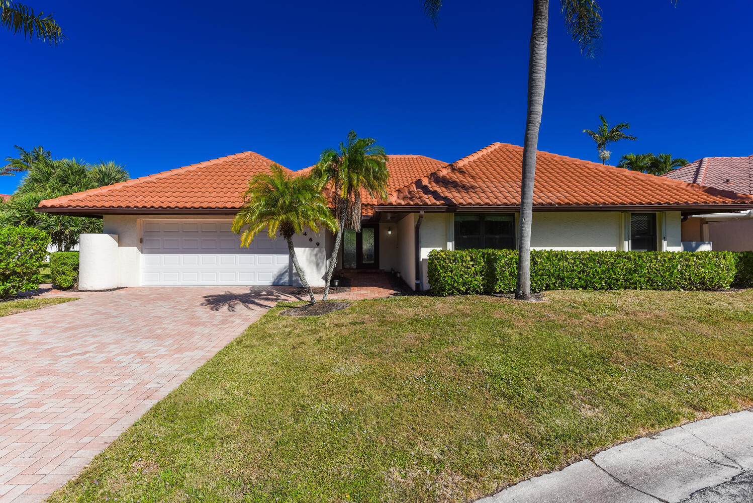 1469 Via Privada Property Photo 1
