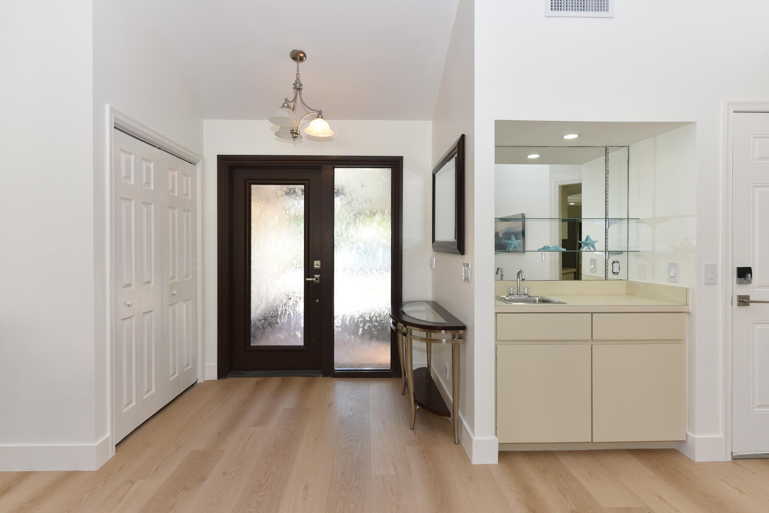 1469 Via Privada Property Photo 6
