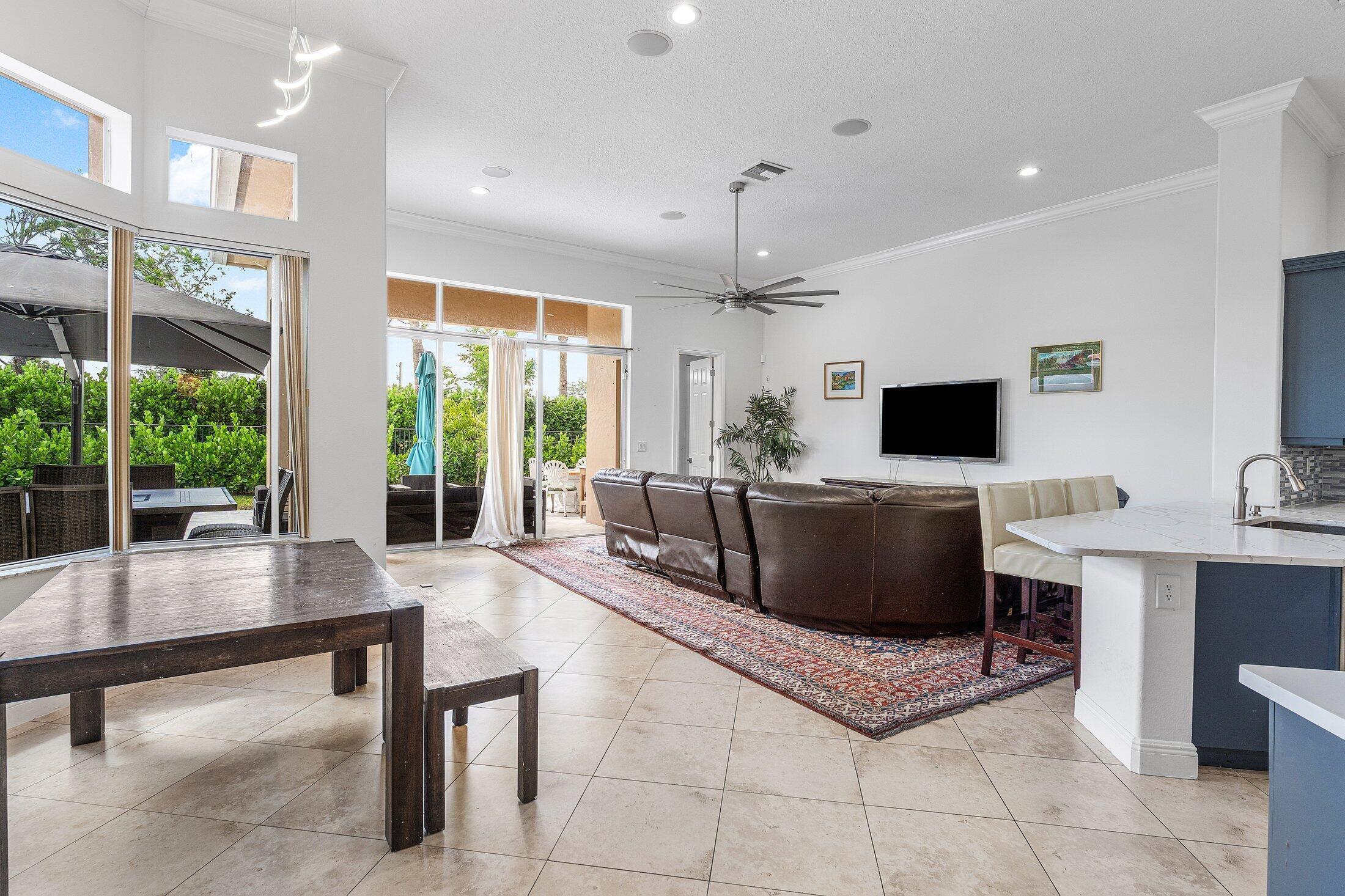 3381 Lago De Talavera Property Photo 15