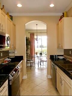 6898 Julia Gardens Drive Property Photo 15