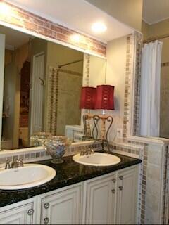 6898 Julia Gardens Drive Property Photo 20