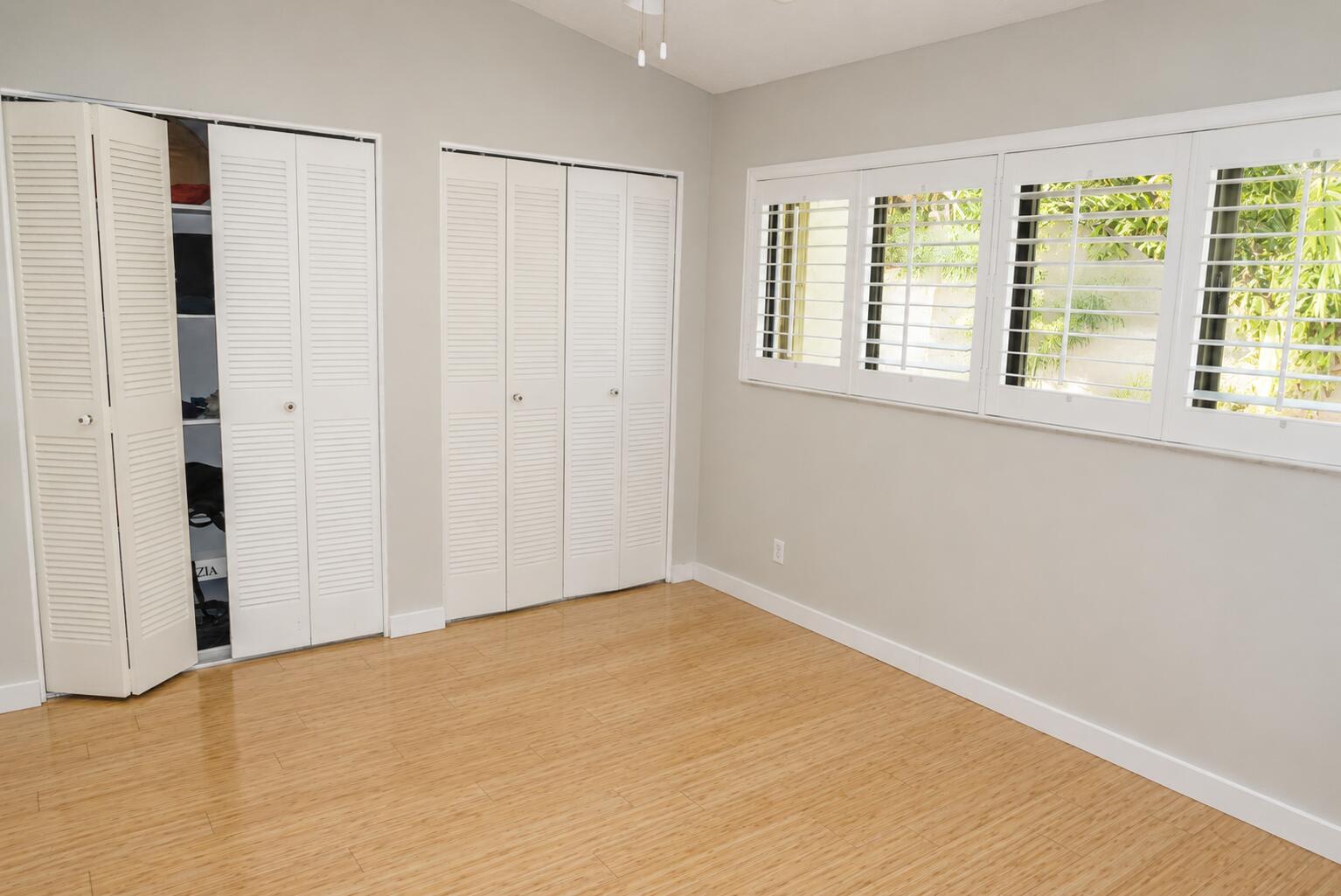 3062 S Oakland Forest Drive 203 Property Photo 5