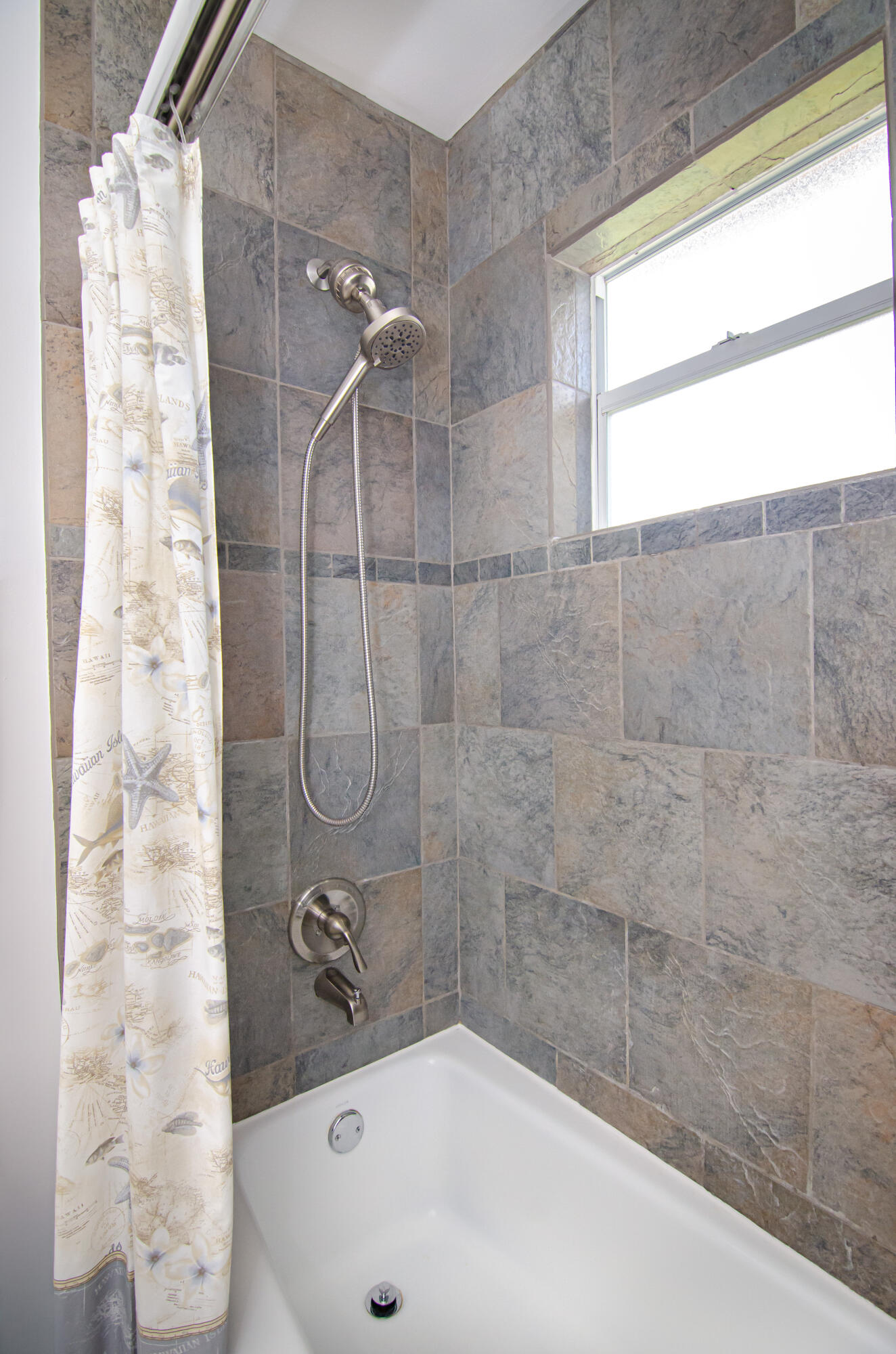 613 Oak Terrace Property Photo 17