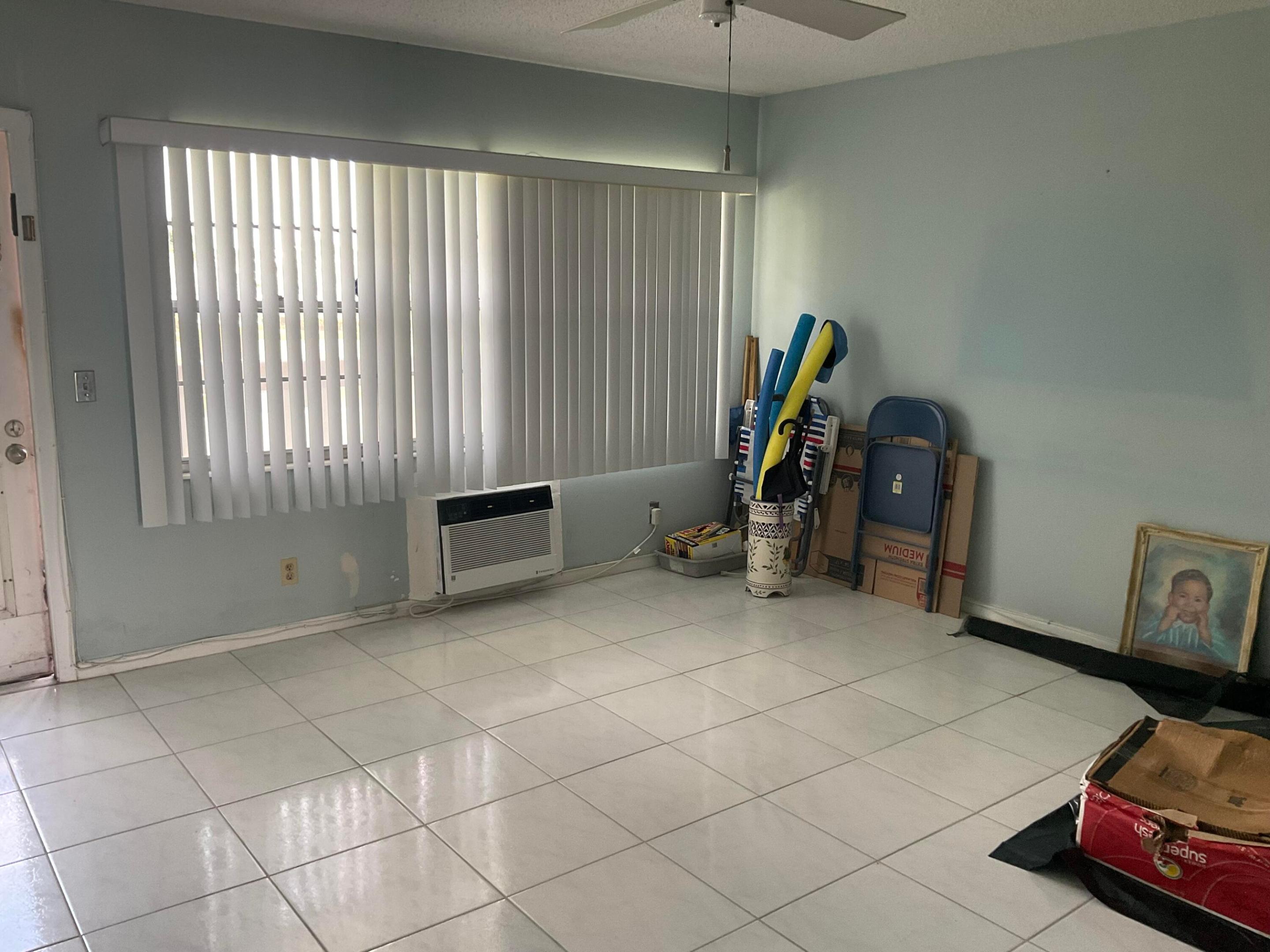 189 E Preston Way Property Photo 5