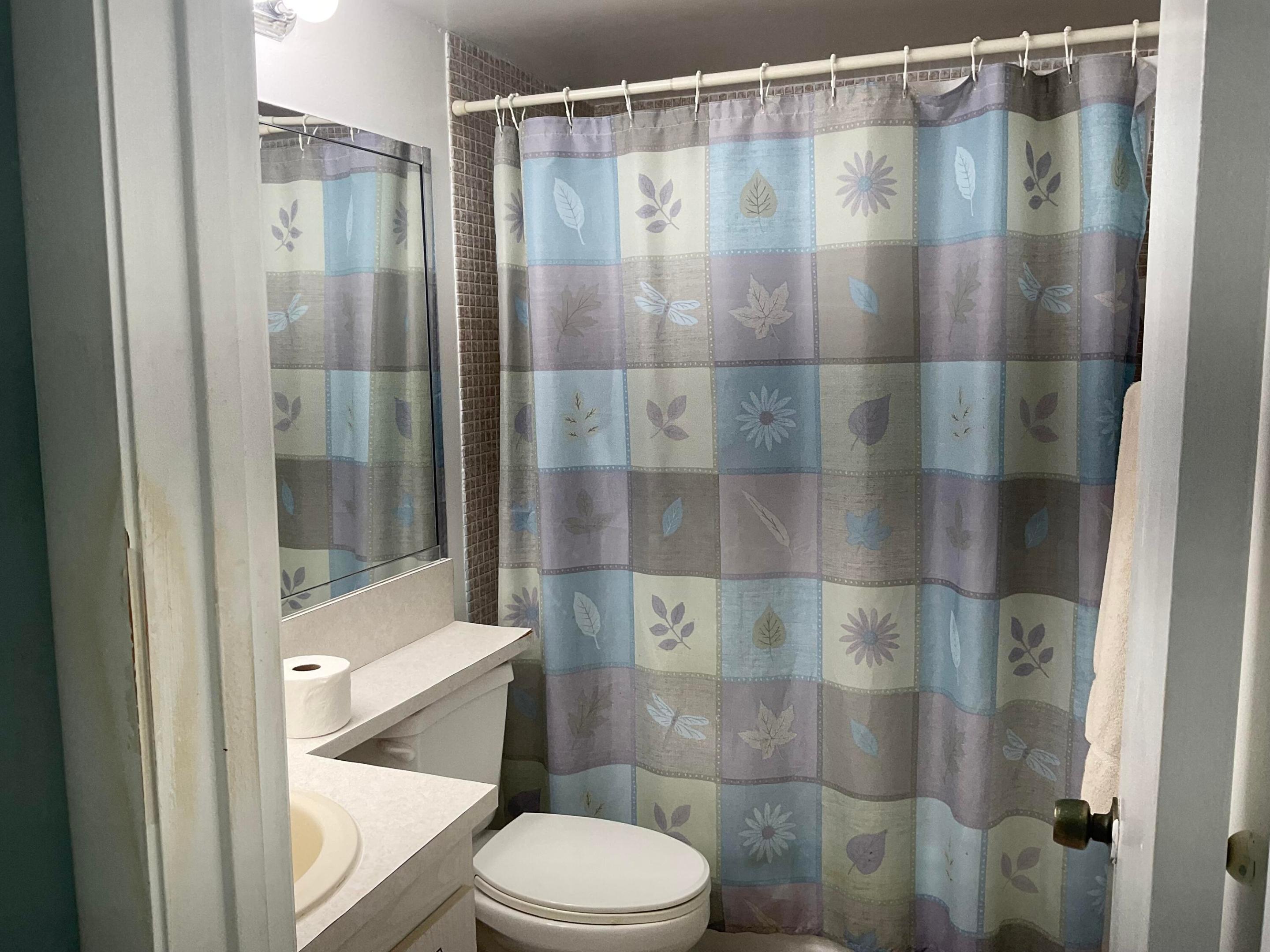 189 E Preston Way Property Photo 7