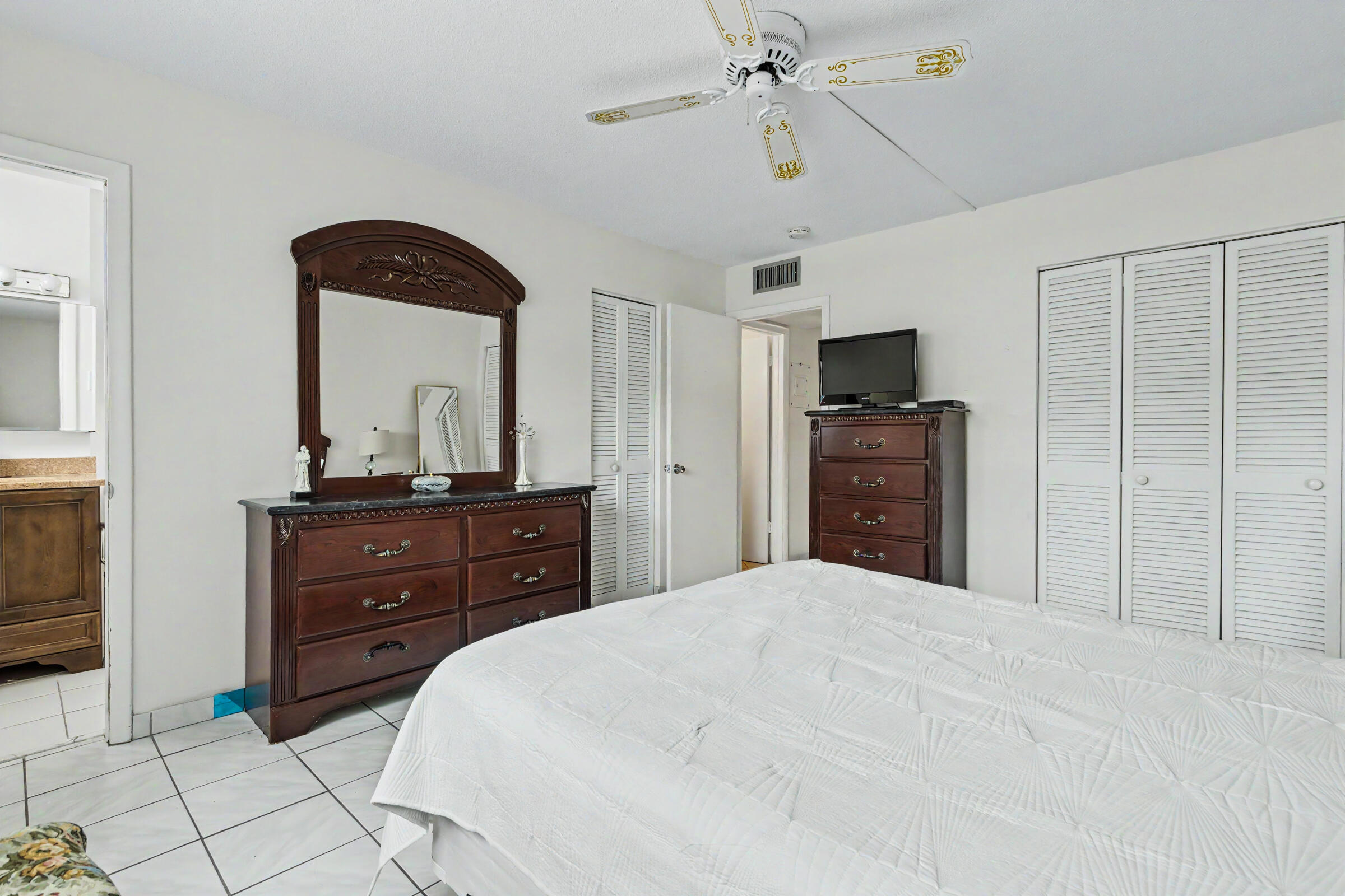5300 Washington Street E208 Property Photo 25