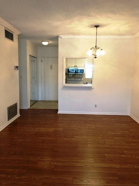 1115 Lake Terrace 210 Property Photo 2
