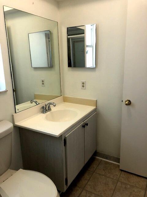 1115 Lake Terrace 210 Property Photo 3