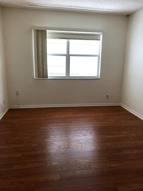 1115 Lake Terrace 210 Property Photo 5