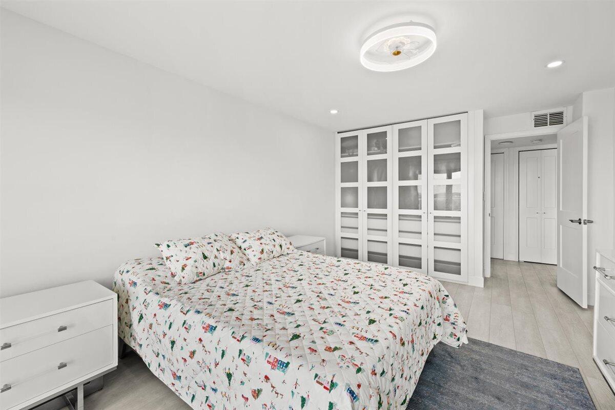 1401 N Riverside Drive 1104 Property Photo 14