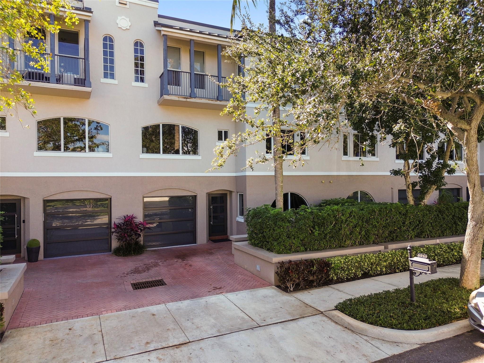 456 E Boca Raton Road