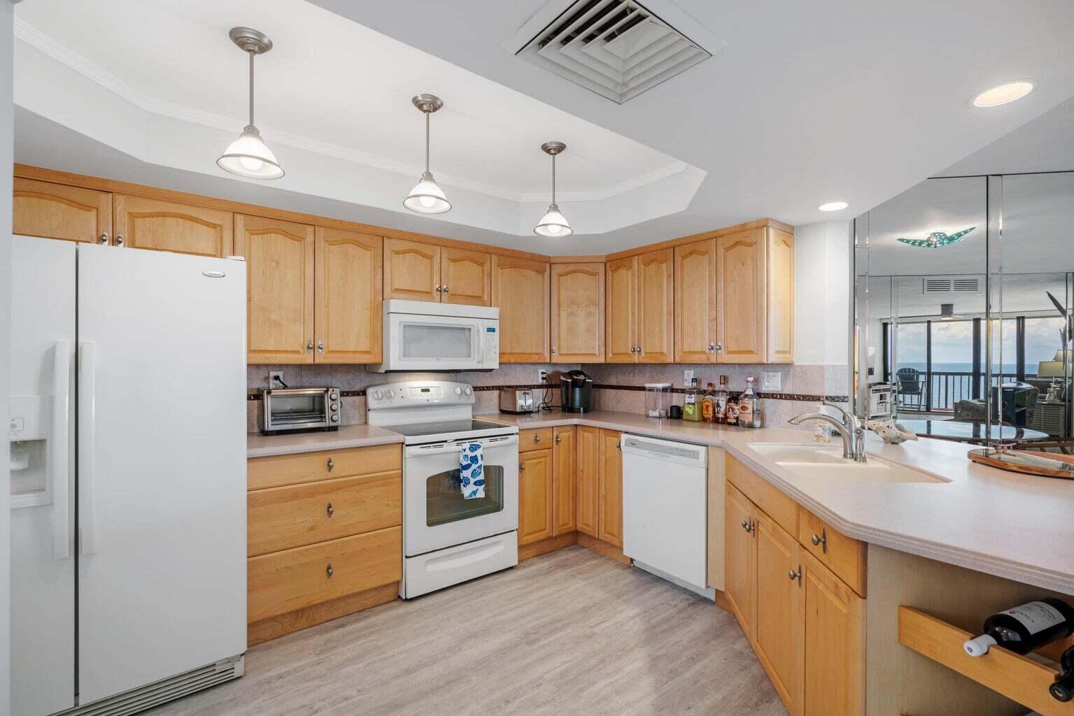 9550 S Ocean Drive Ph4 Property Photo 7