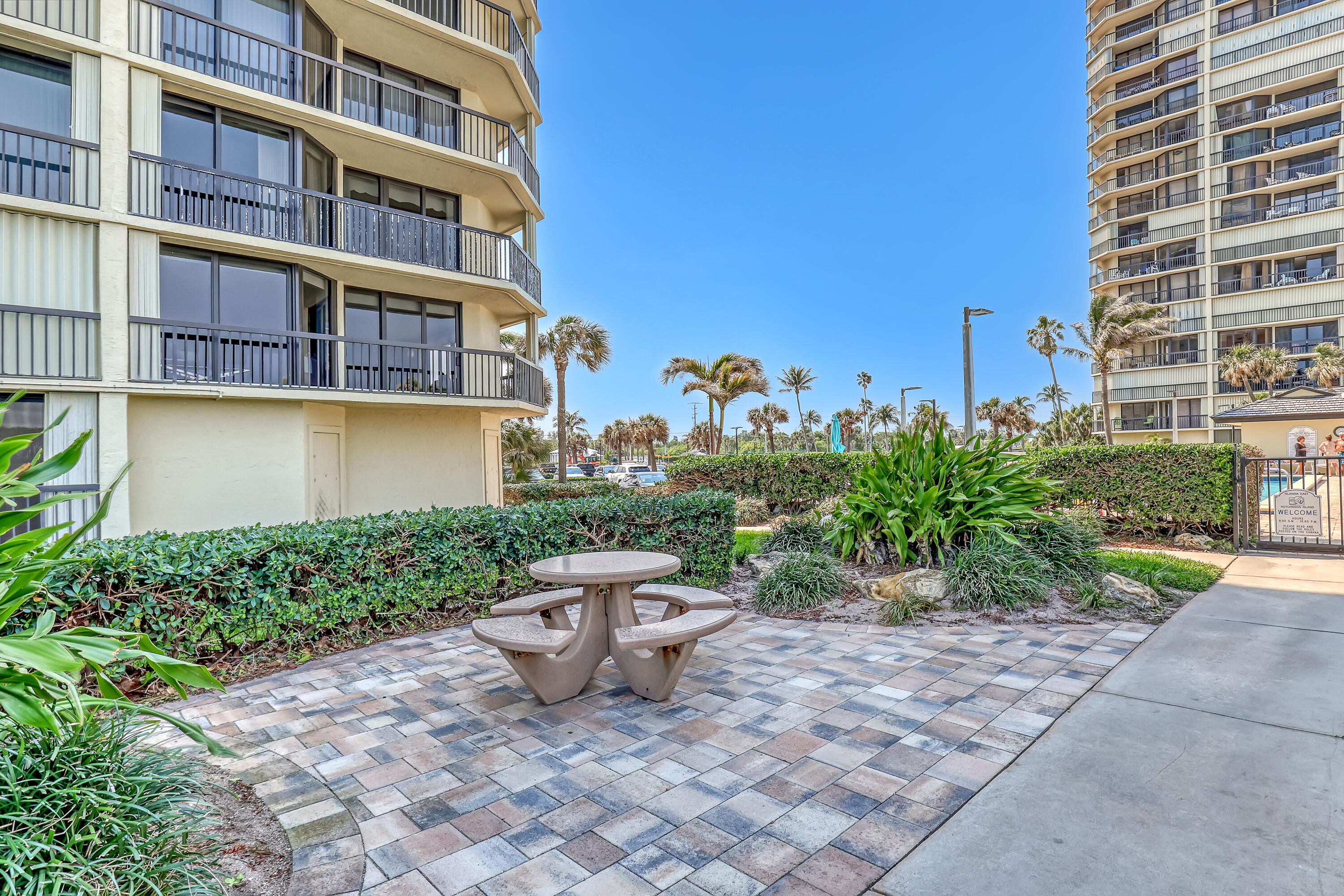 9550 S Ocean Drive Ph4 Property Photo 35