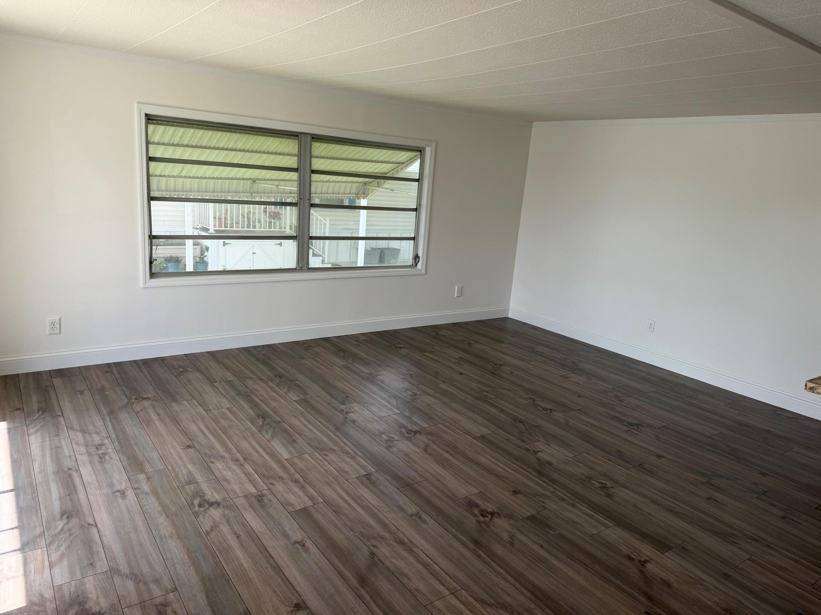 2041 Sw 84th Avenue Property Photo 5