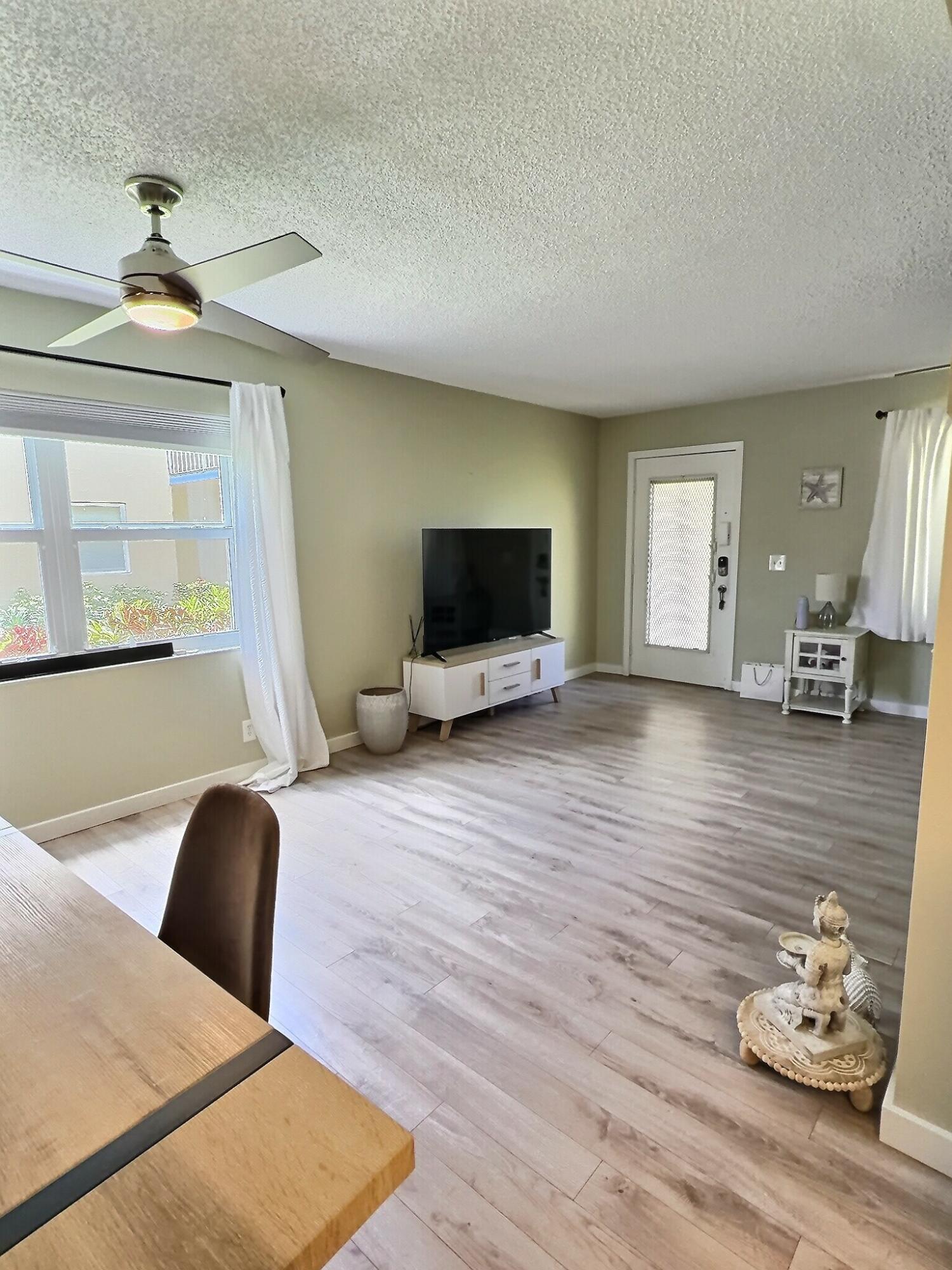 199 E Burgundy E Property Photo 6