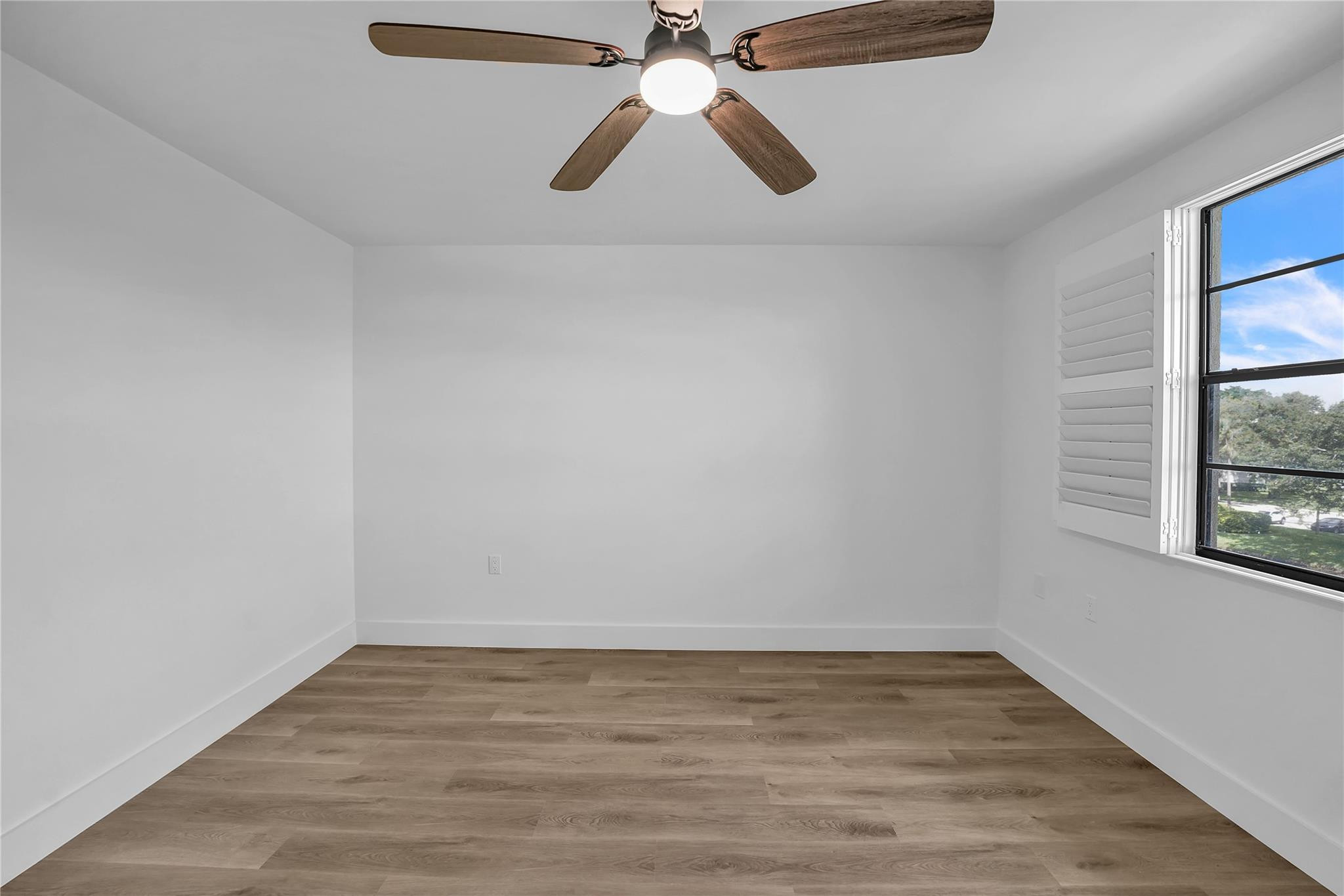 6037 Balboa Circle 401 Property Photo 15