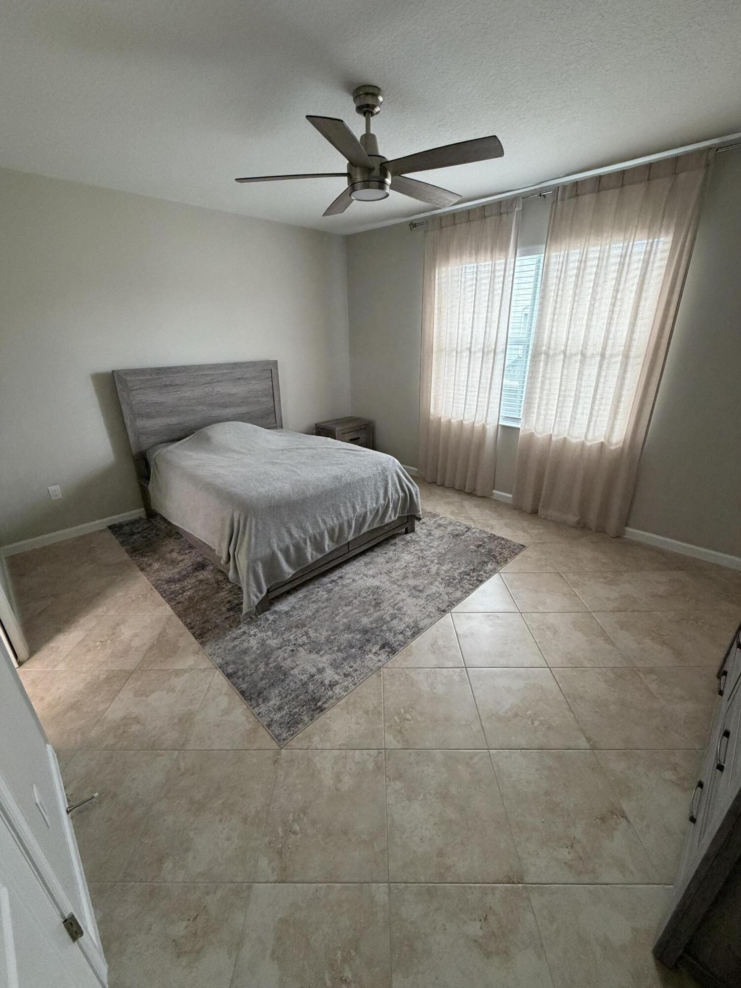 4773 N Longwood Lake Square Property Photo 6