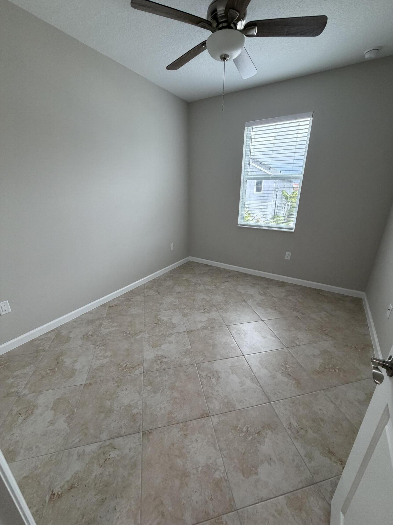 4773 N Longwood Lake Square Property Photo 10