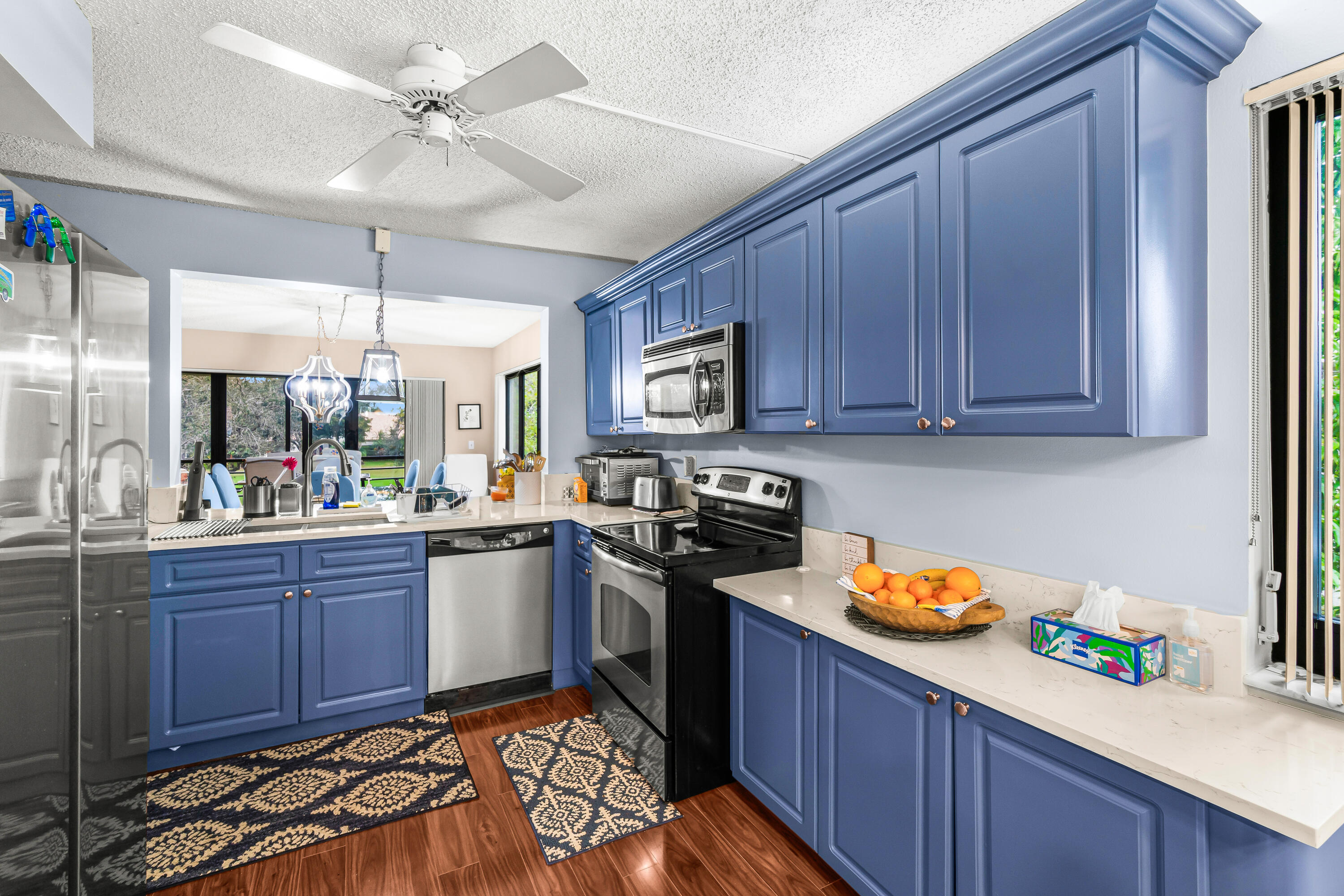 5687 Fairway Park Drive Property Photo 14