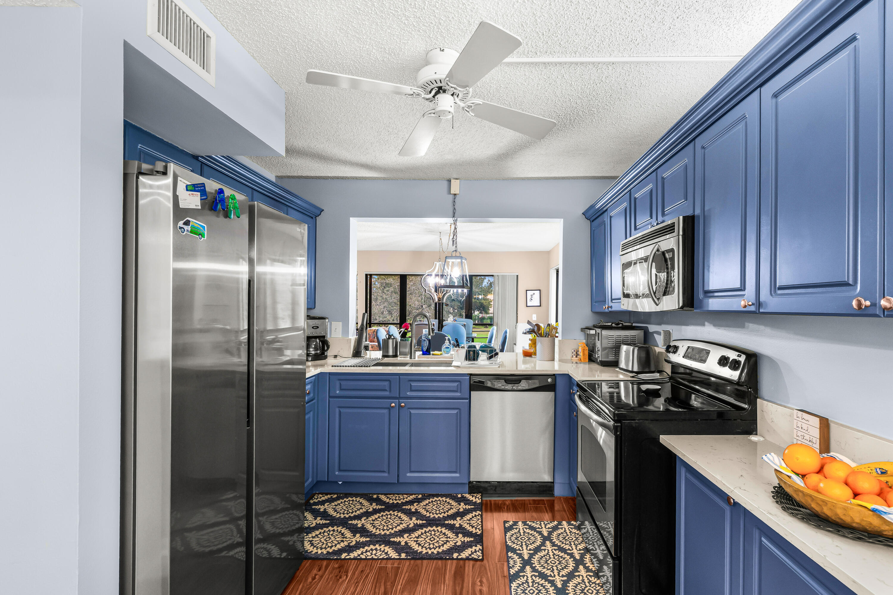 5687 Fairway Park Drive Property Photo 15