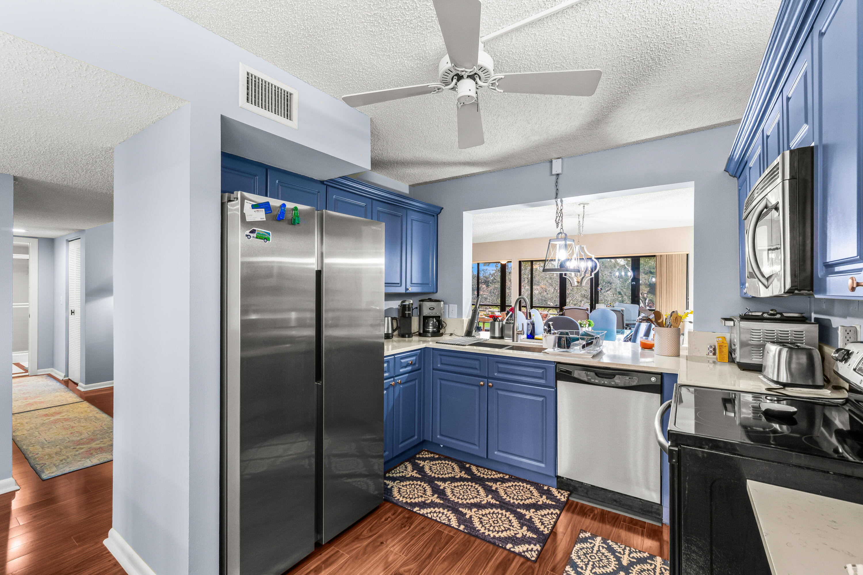 5687 Fairway Park Drive Property Photo 16