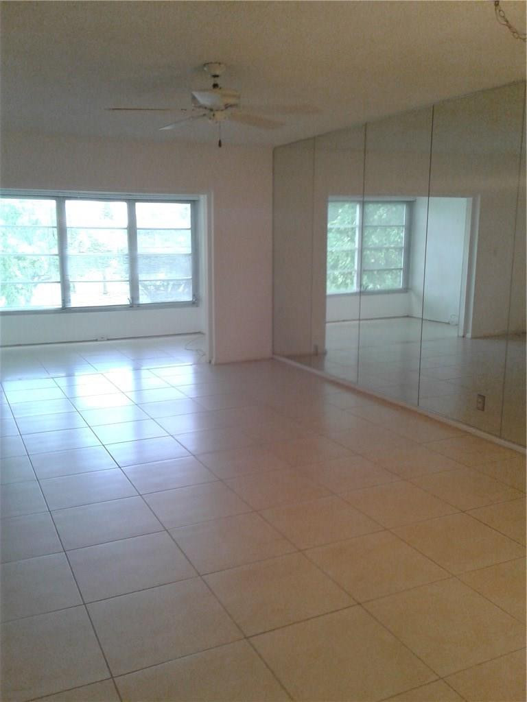 1030 Country Club Drive 401 Property Photo 3
