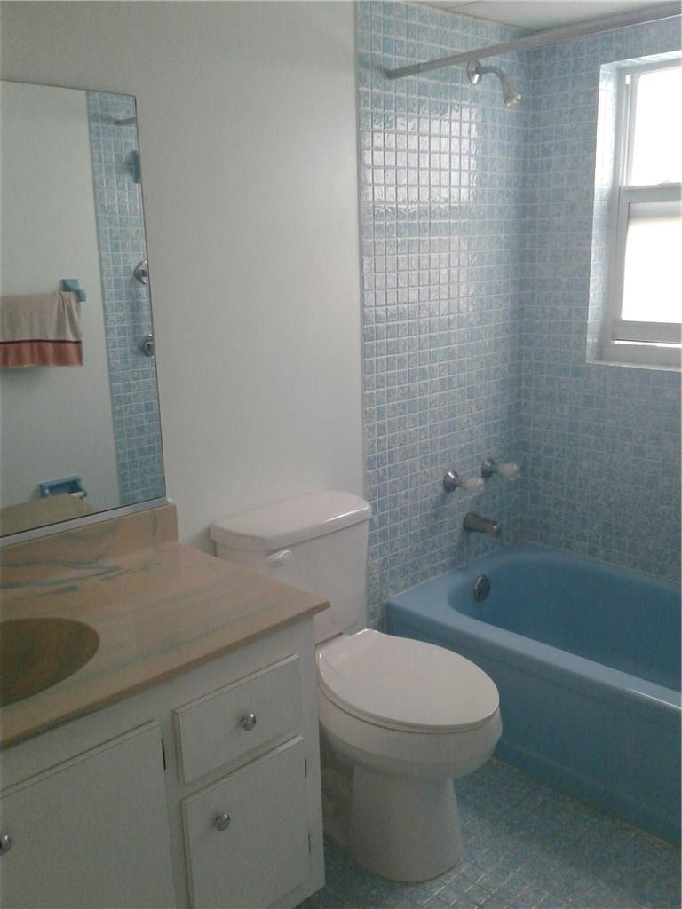 1030 Country Club Drive 401 Property Photo 7