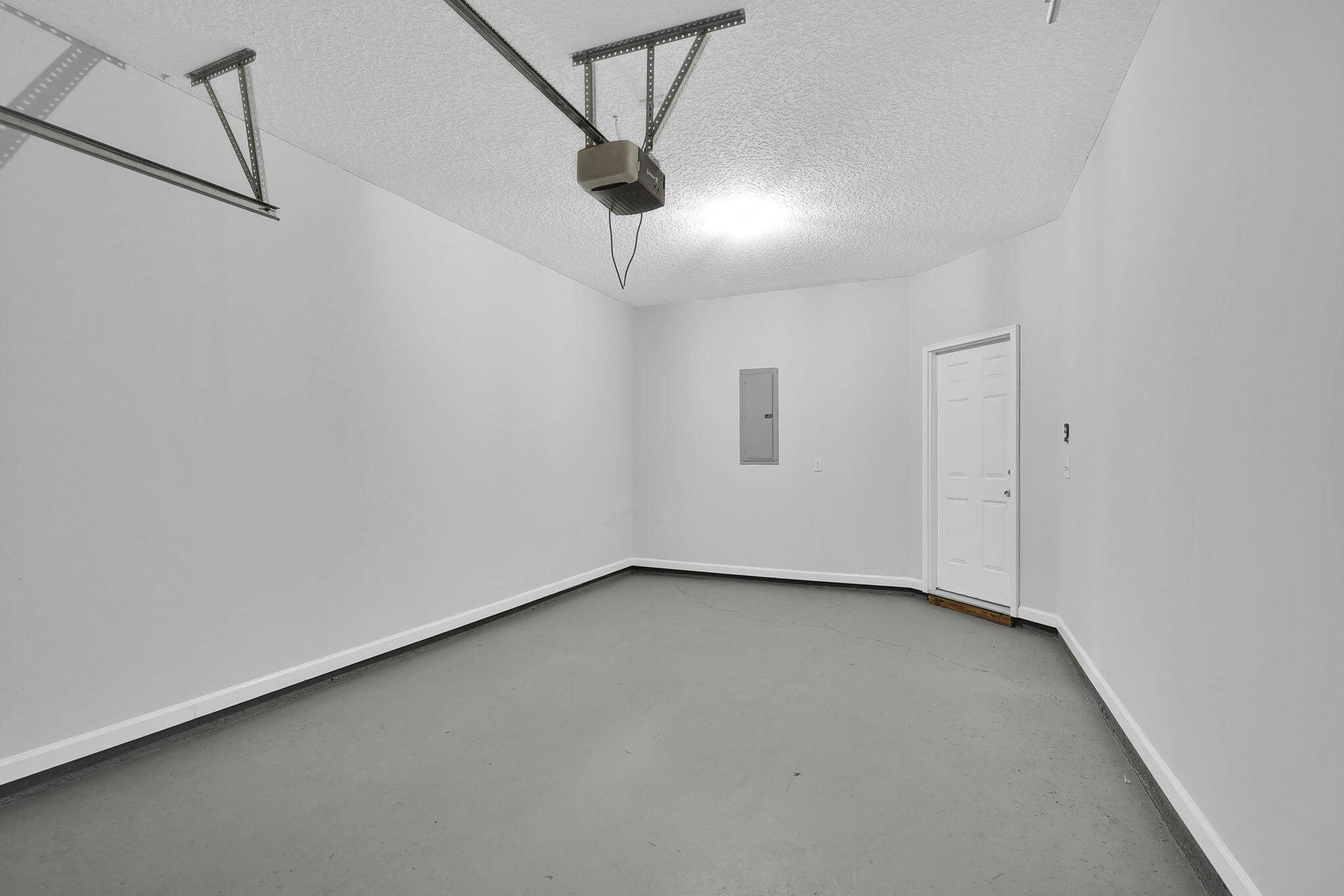 8305 Homeport Court Property Photo 2
