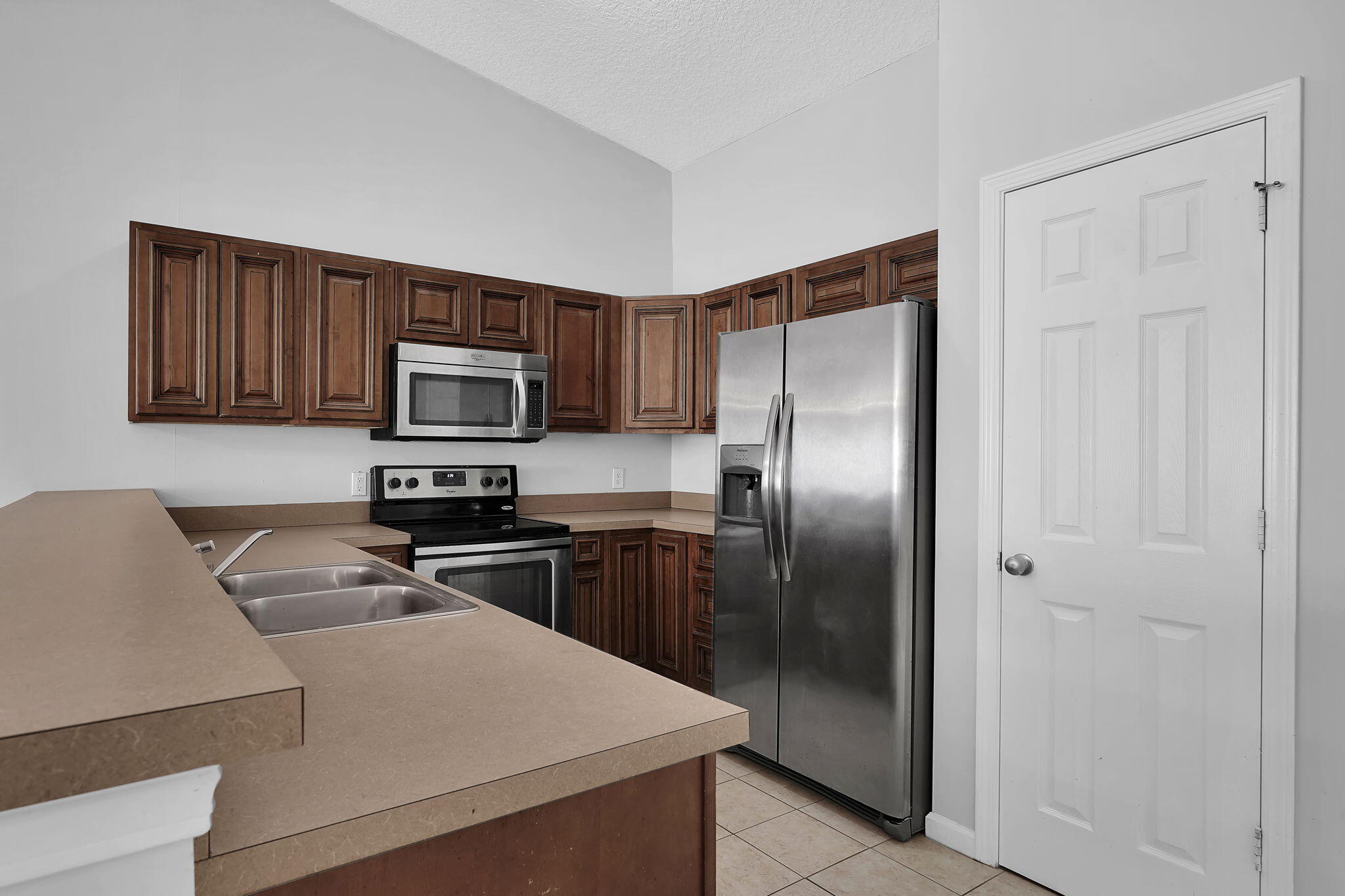 8305 Homeport Court Property Photo 7