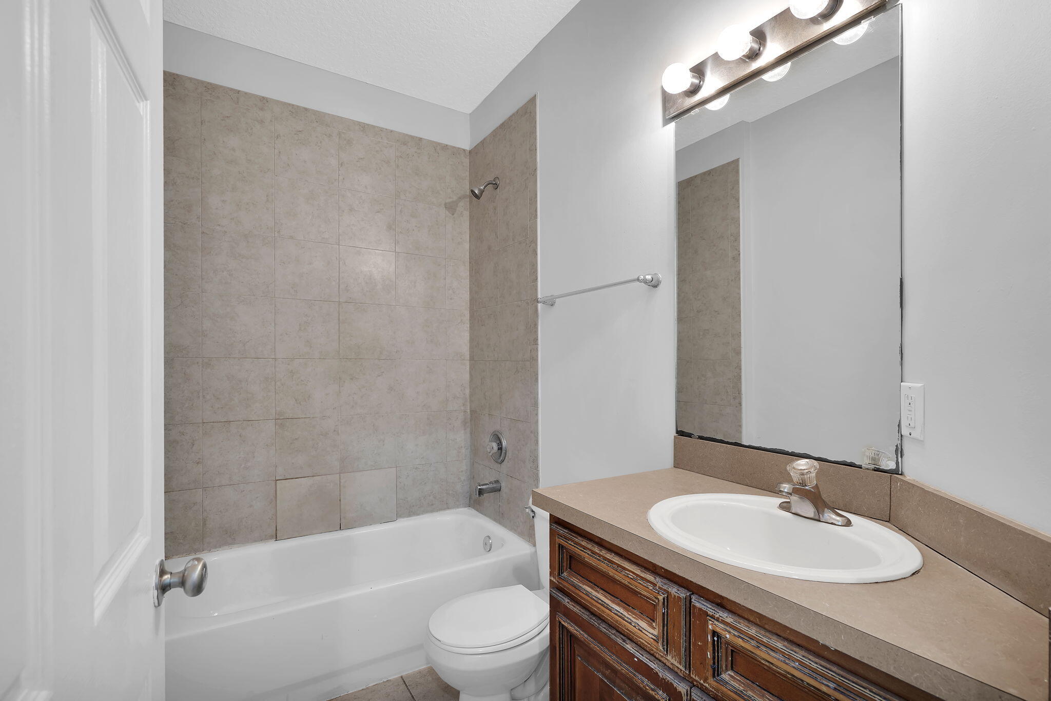 8305 Homeport Court Property Photo 10