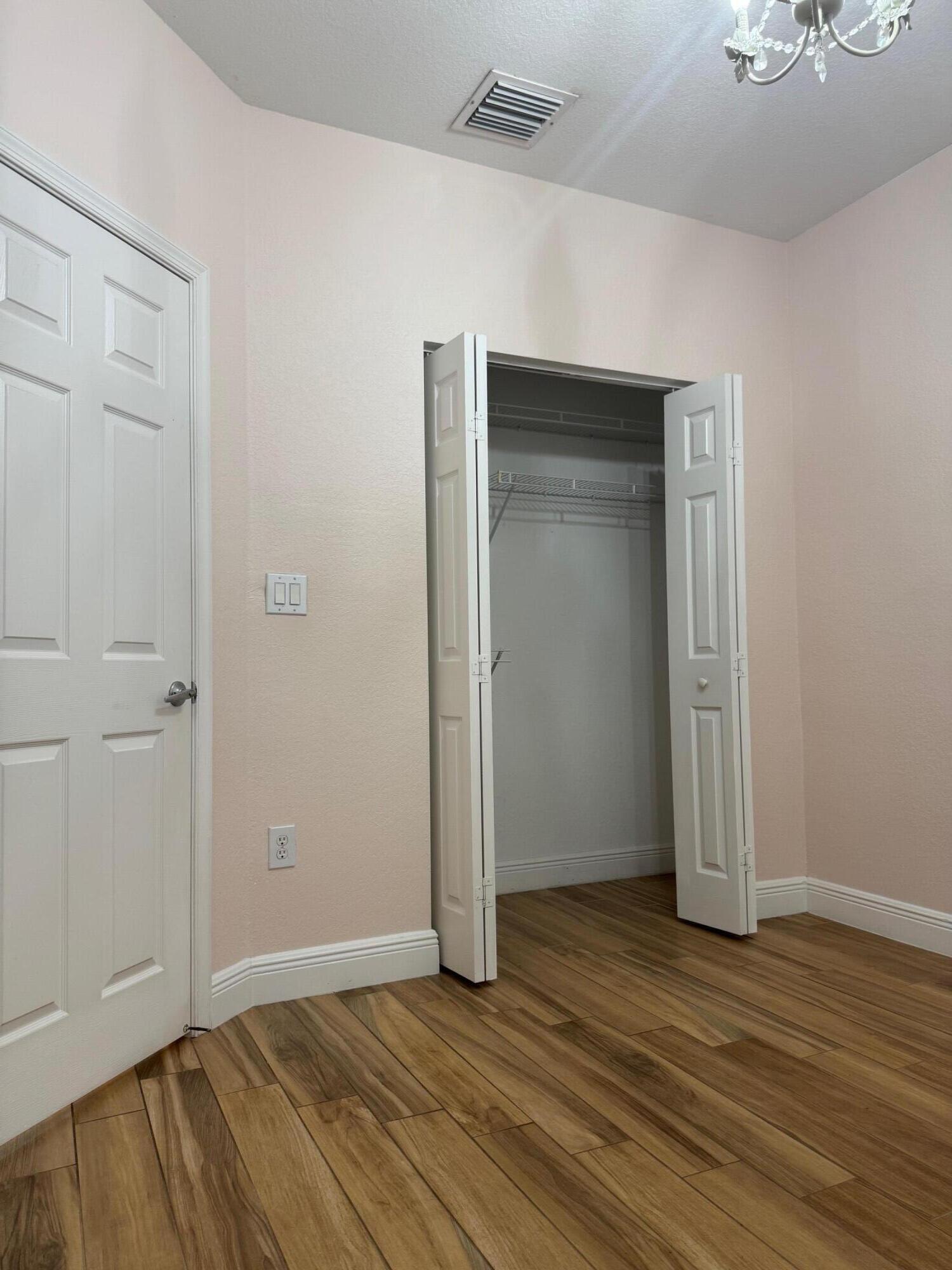 6639 Hidden Cove Drive 4-7 Property Photo 21