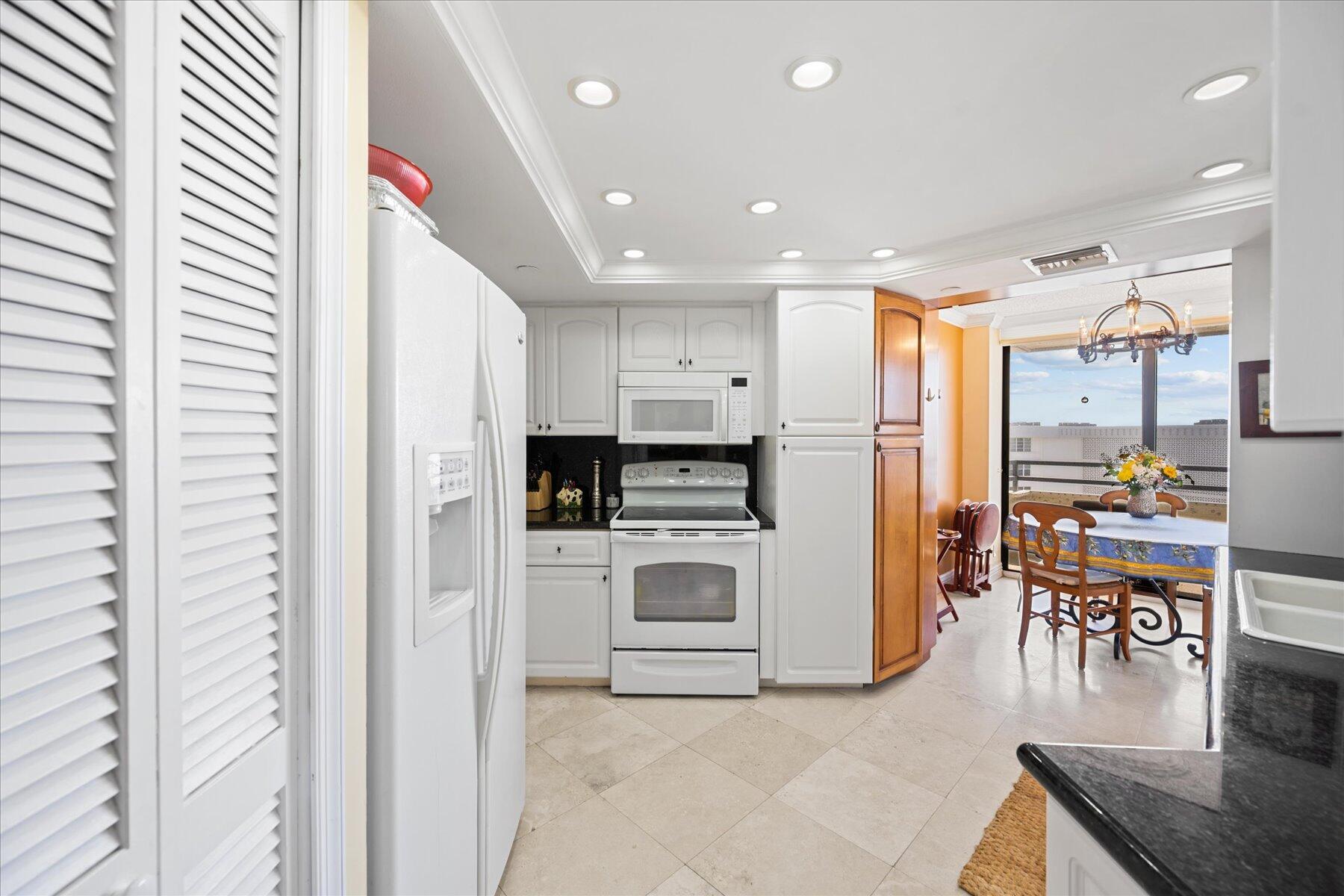 3560 S Ocean Boulevard 909 Property Photo 14