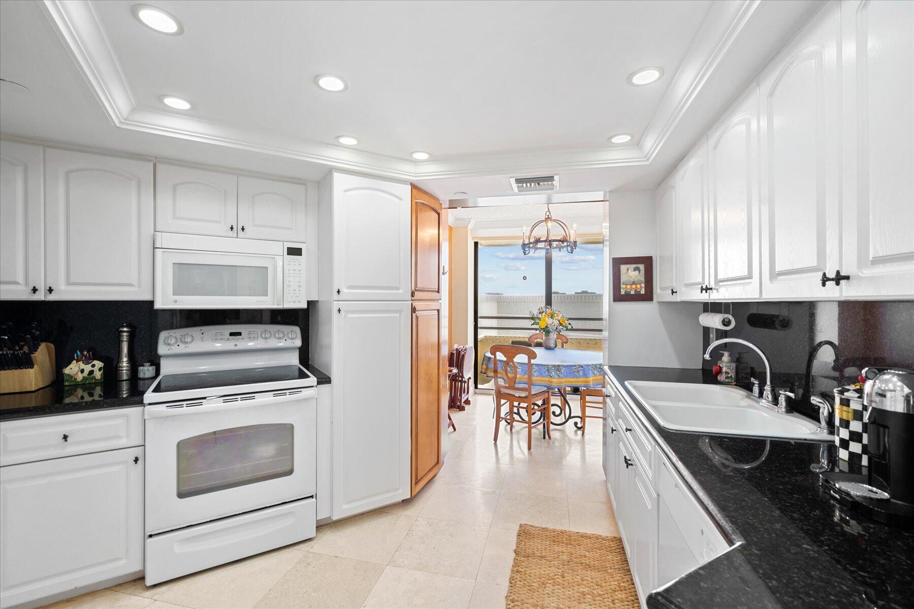 3560 S Ocean Boulevard 909 Property Photo 15