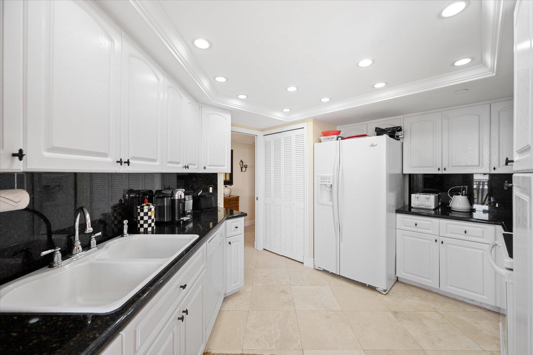 3560 S Ocean Boulevard 909 Property Photo 17