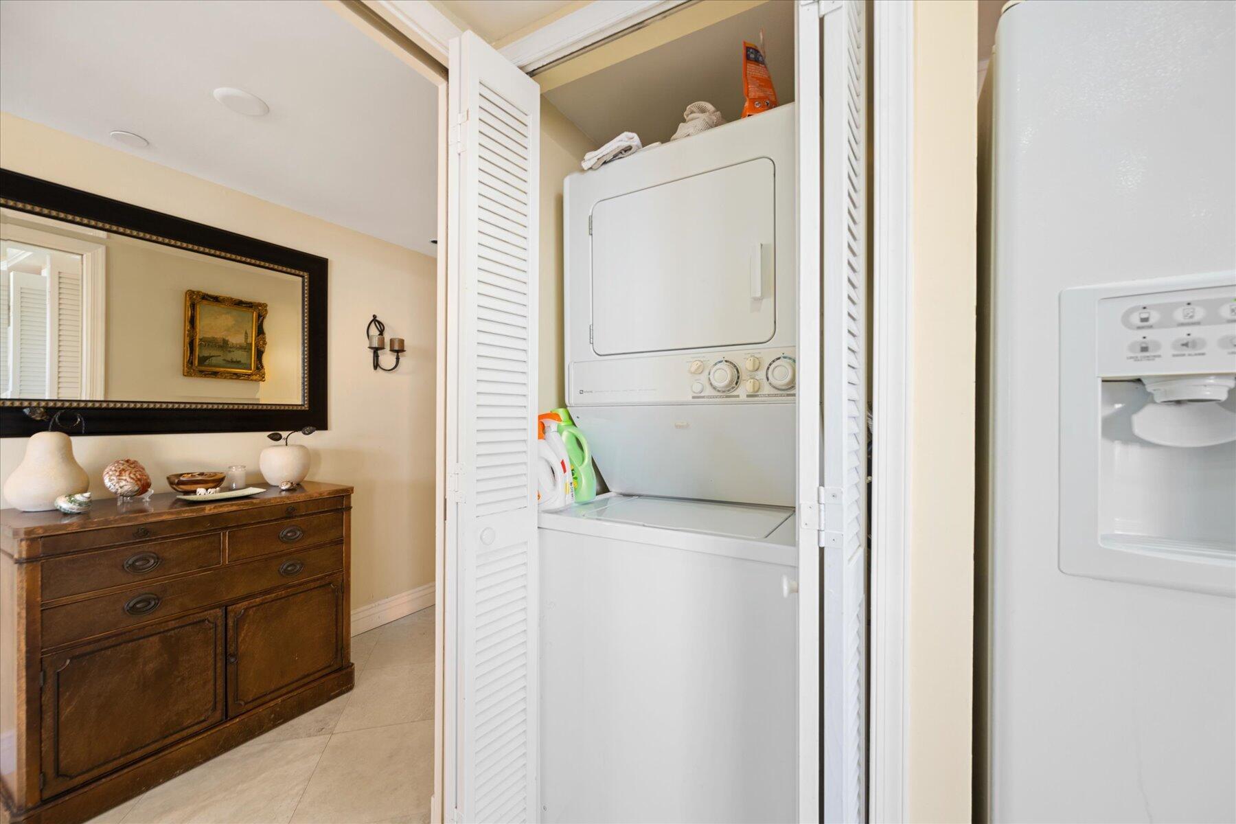 3560 S Ocean Boulevard 909 Property Photo 24