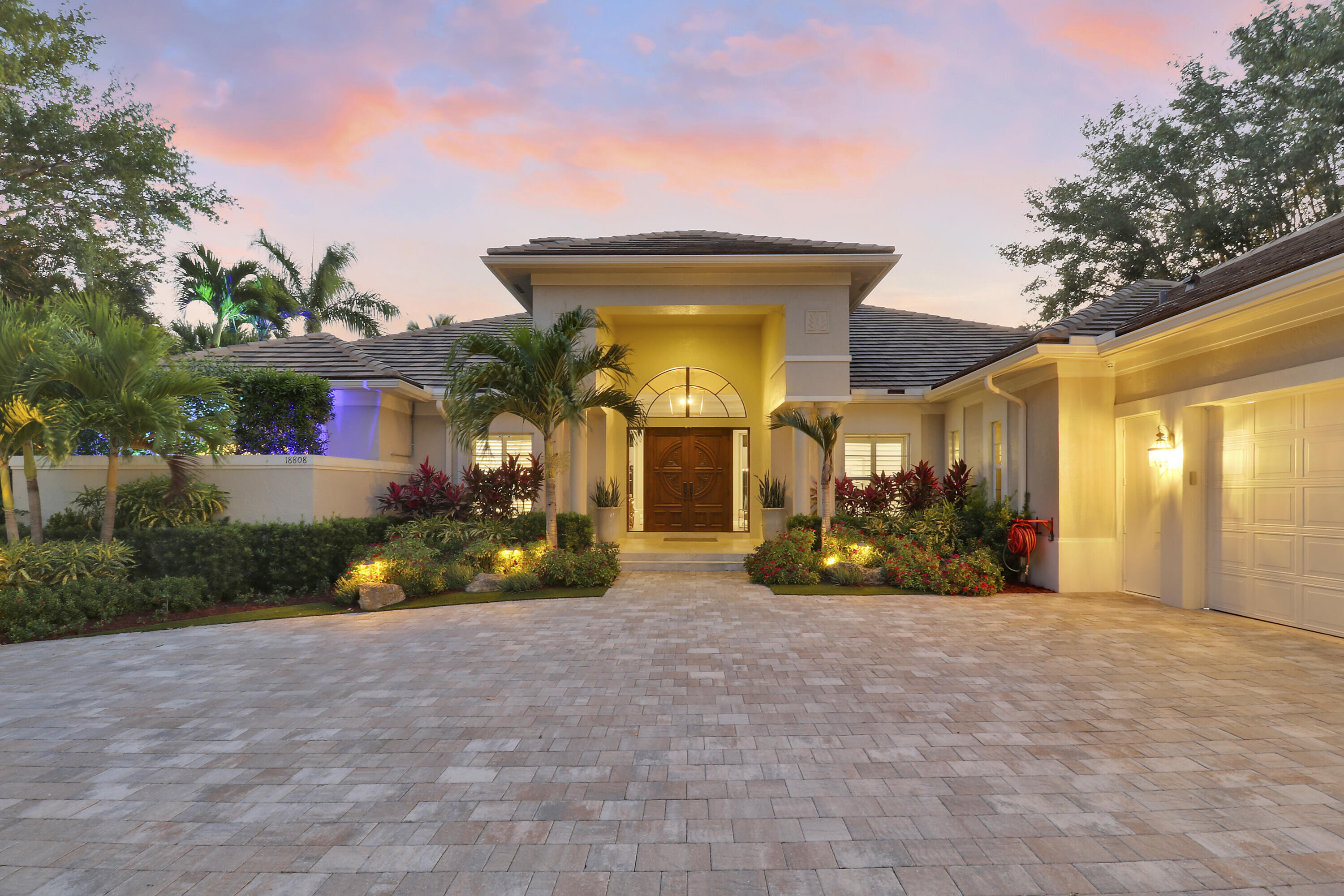 18808 Se Windward Island Lane Property Photo 3