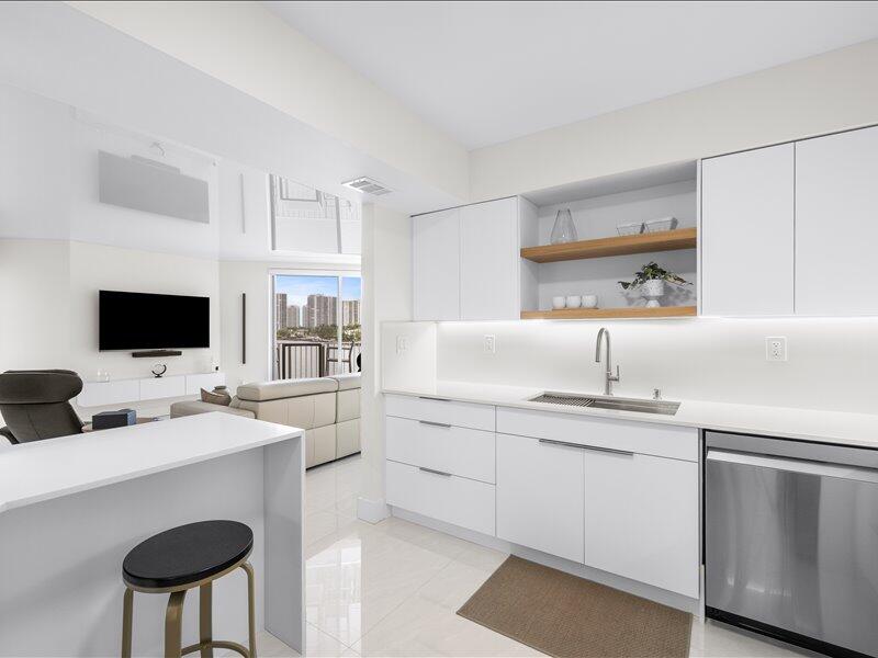 18260 N Bay Road 418 Property Photo 14
