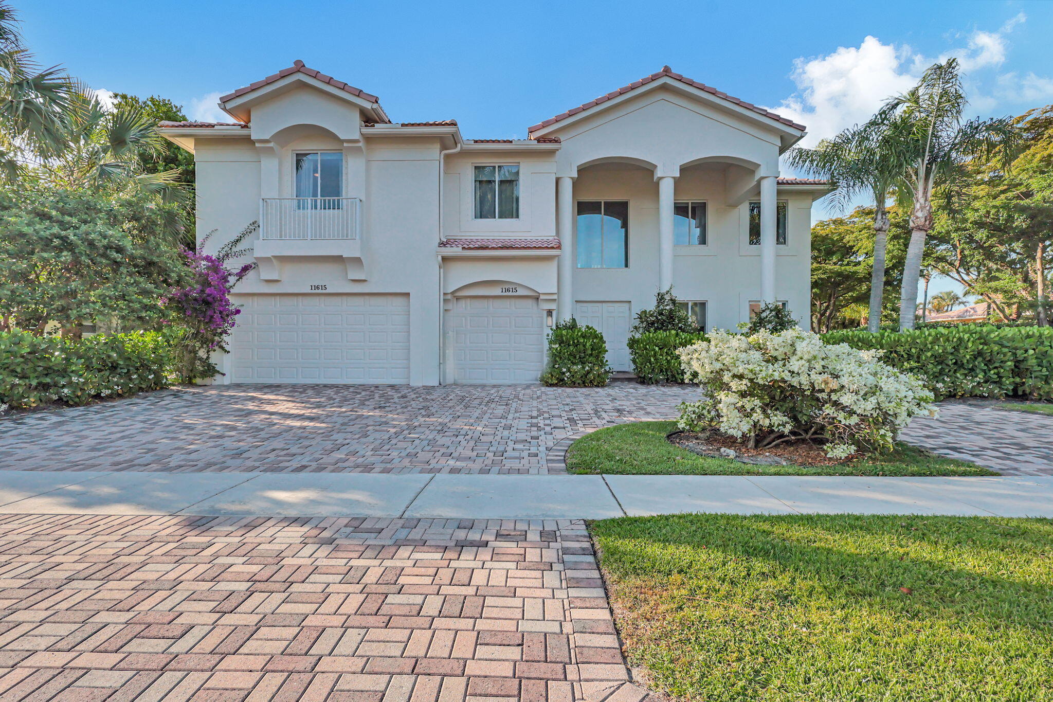 11615 Paradise Cove Lane Property Photo 1