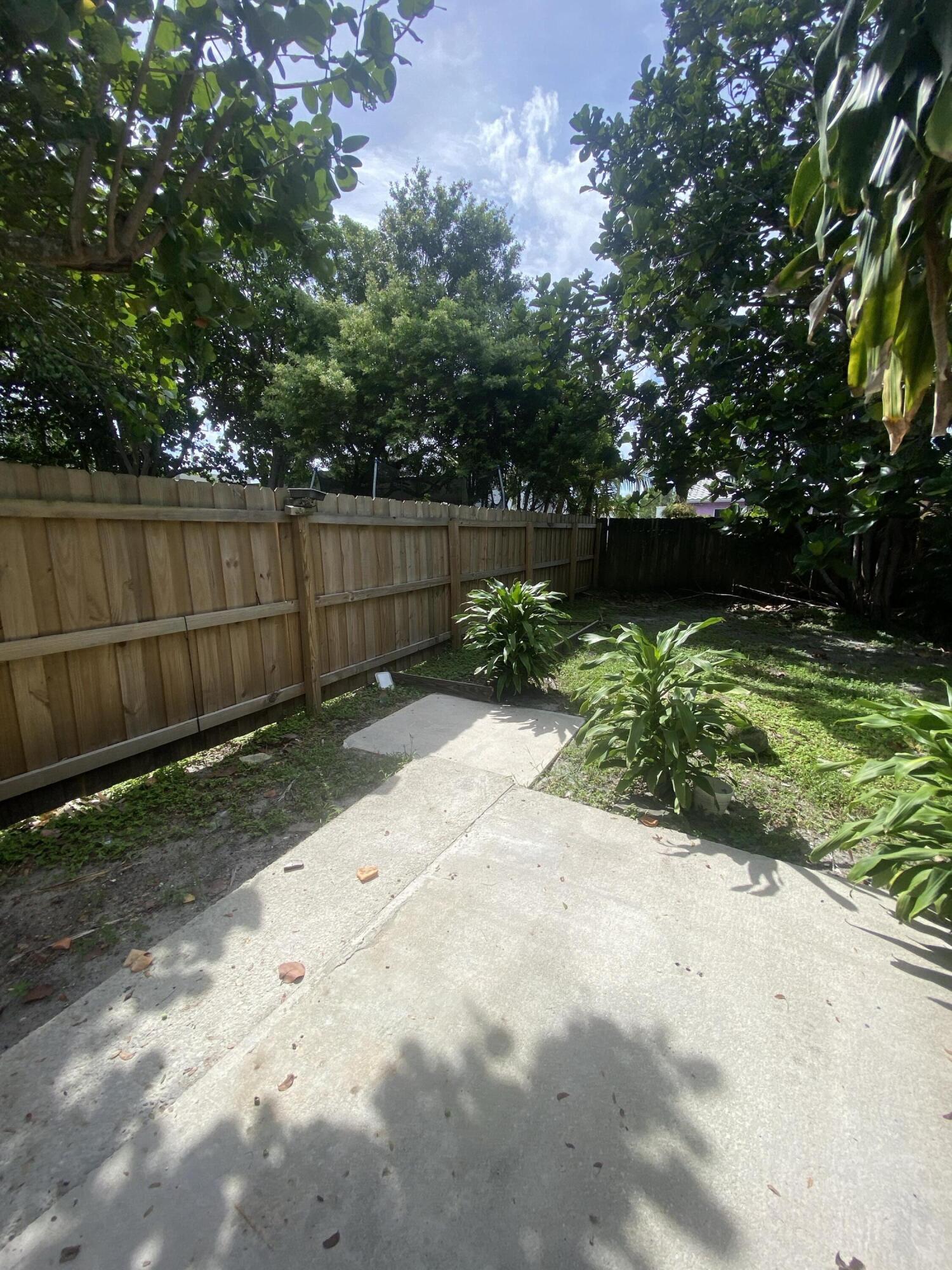 B26033423 Property Photo 22