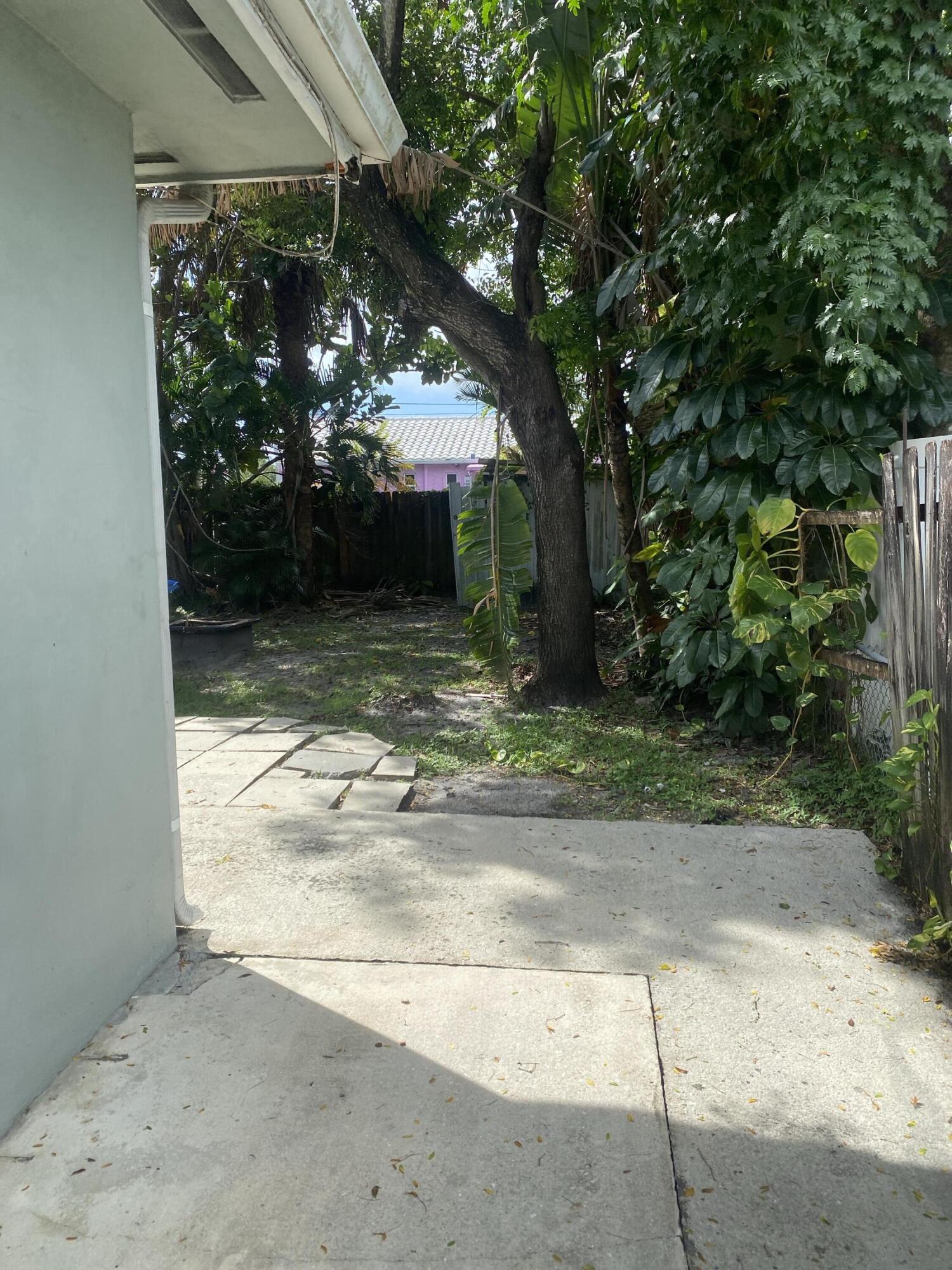 B26033423 Property Photo 24
