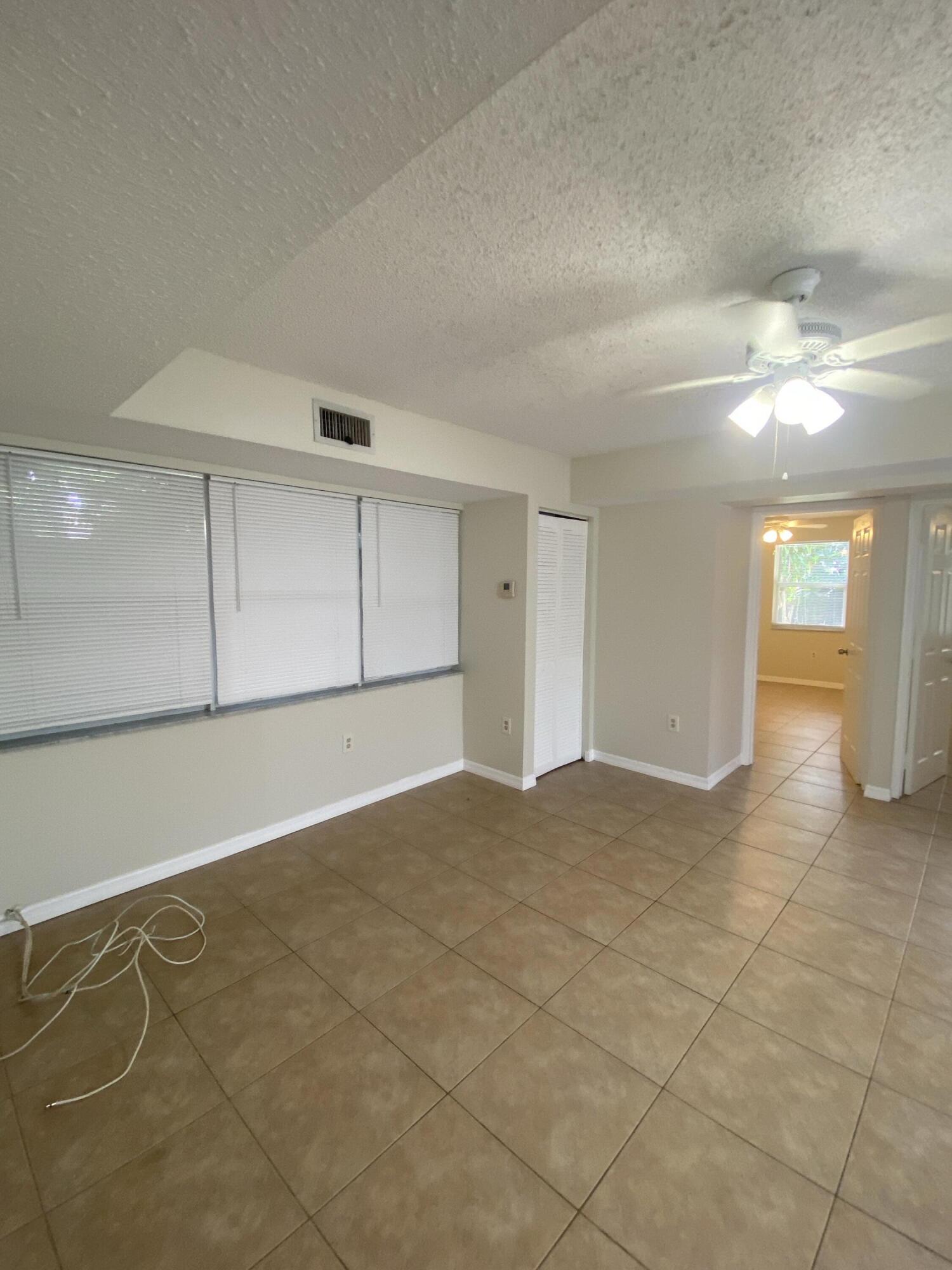 B26033423 Property Photo 34