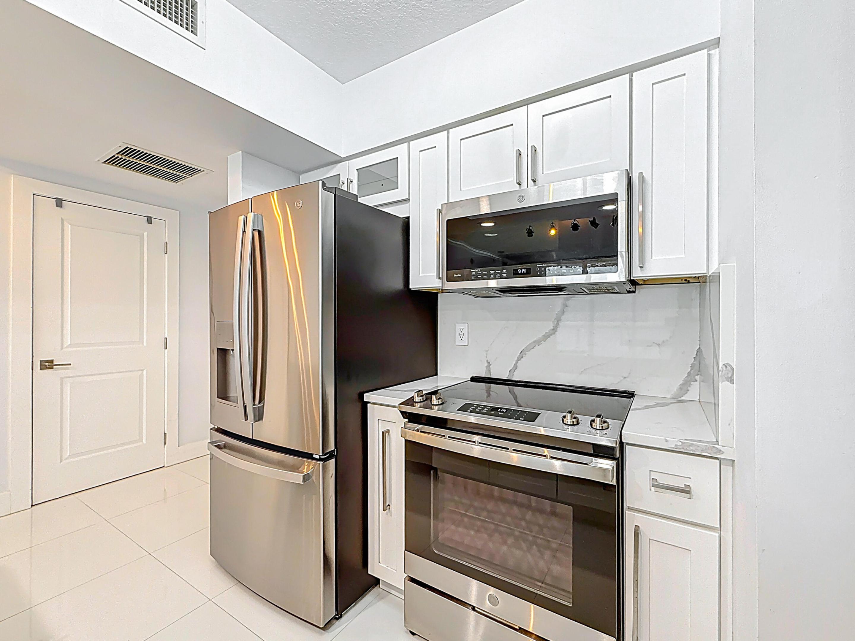 347 N New River Dr Drive E 706 Property Photo 11