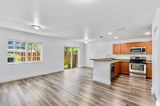 330 Sw 2nd Avenue 14 Property Photo 11