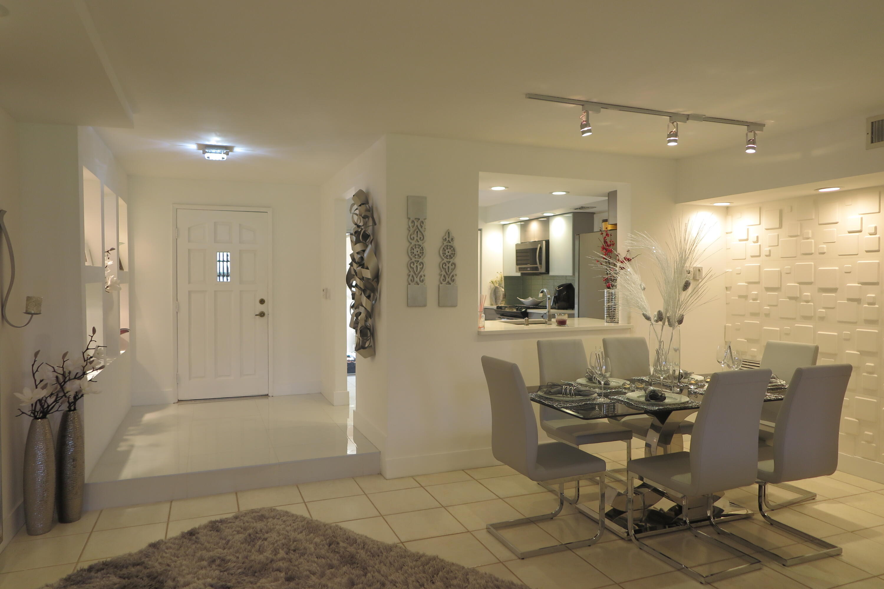 7875 La Mirada Drive Property Photo 8