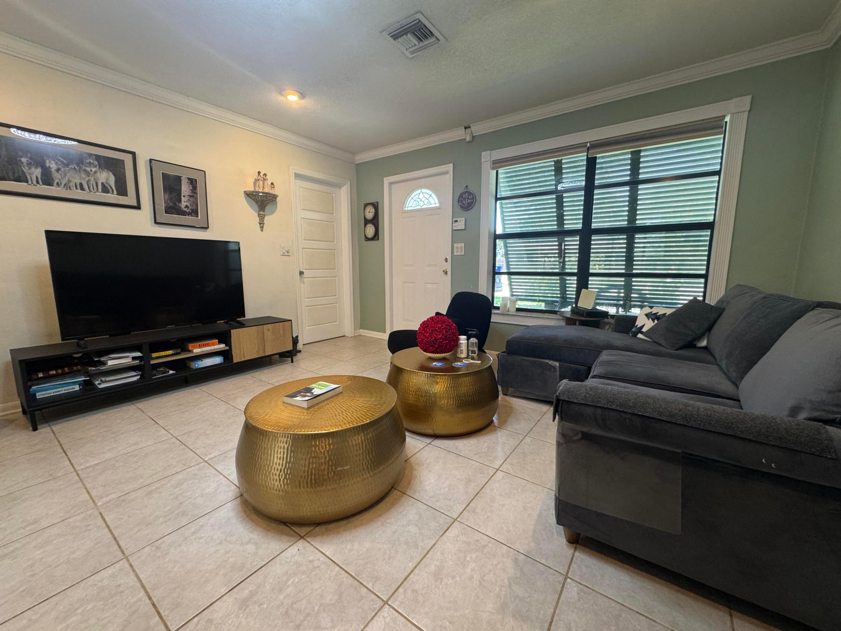 3421 Sw 15th Street Property Photo 10